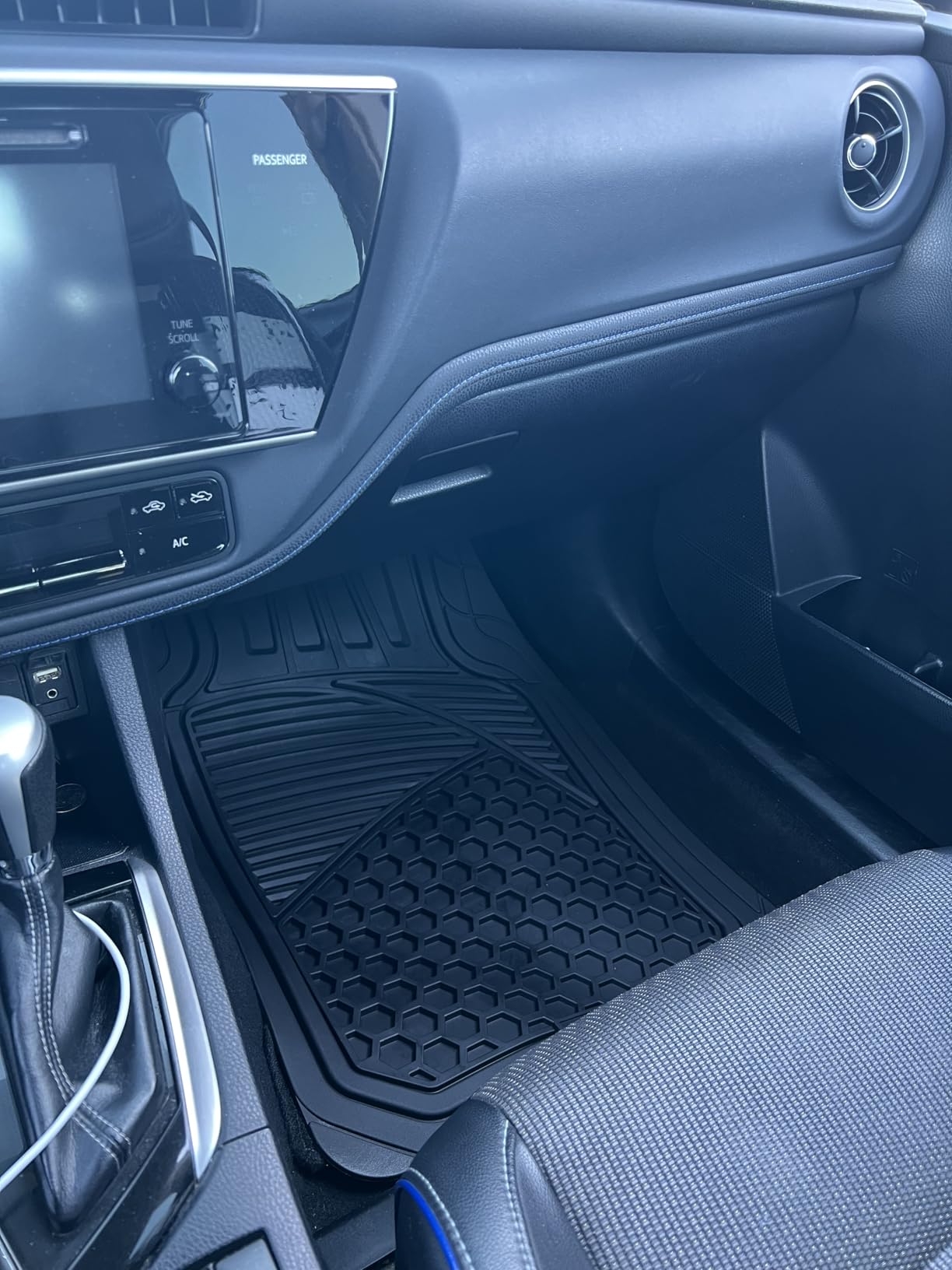 Amazon Basics Heavy Duty Thick PVC Car Floor Mats, Anti-Slip, Easy to Clean, Universal Trim-to-Fit All-Weather for Automotive SUV Sedans Trucks, 4-Piece, Solid Black customer photo 1