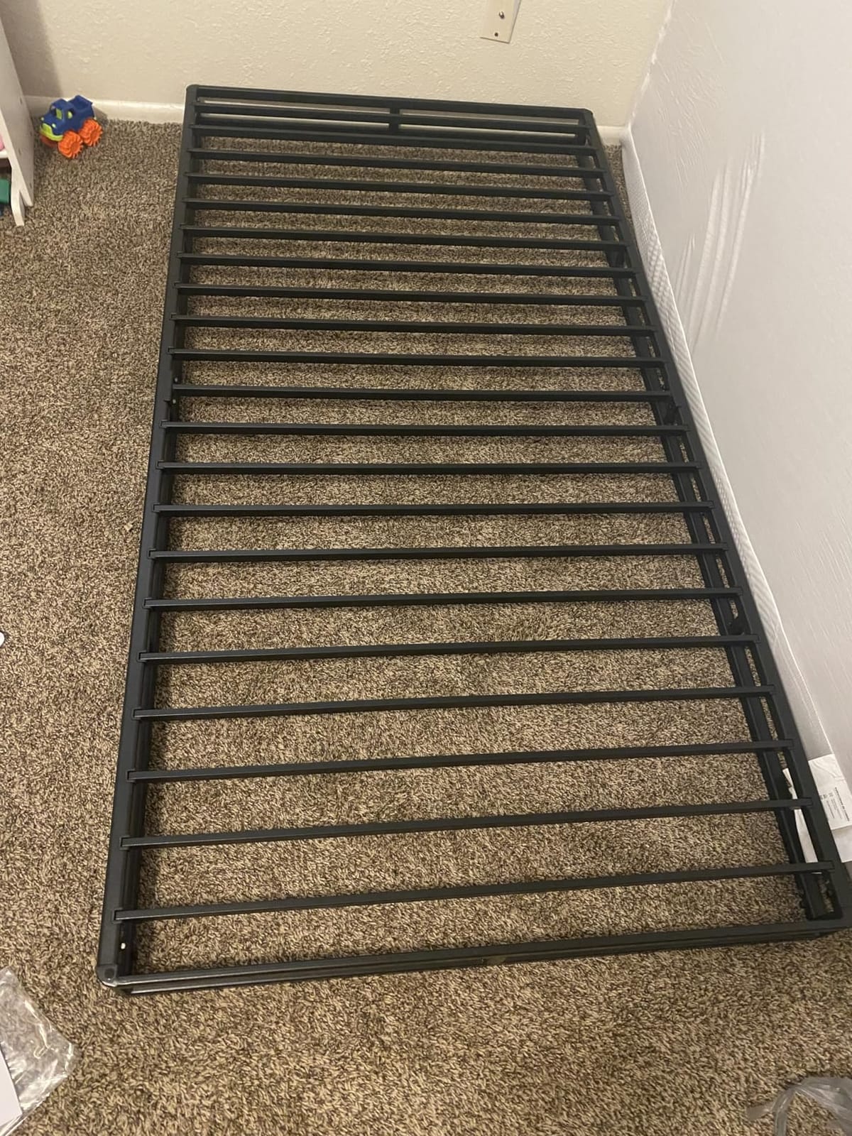 Zinus Victor 4 Inch Quick Lock Box Spring / Mattress Foundation / Built-to-Last Metal Structure / Low Profile / Easy Assembly, King, White customer photo 2