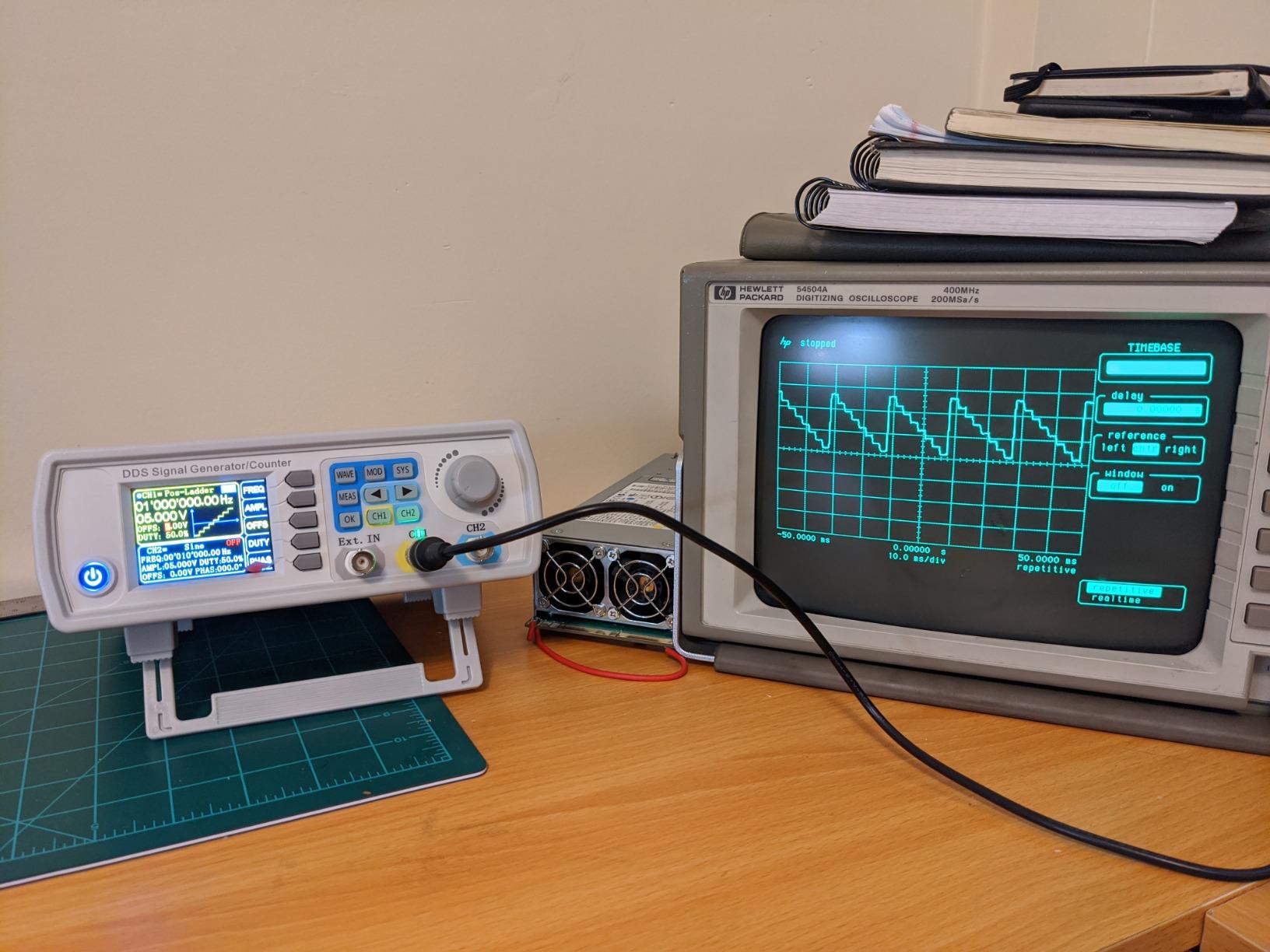 Koolertron Upgraded 15MHz DDS Signal Generator Counter, High Precision Dual-Channel Arbitrary Waveform Function Generator Frequency Meter 200MSa/s (15MHz) customer photo 2