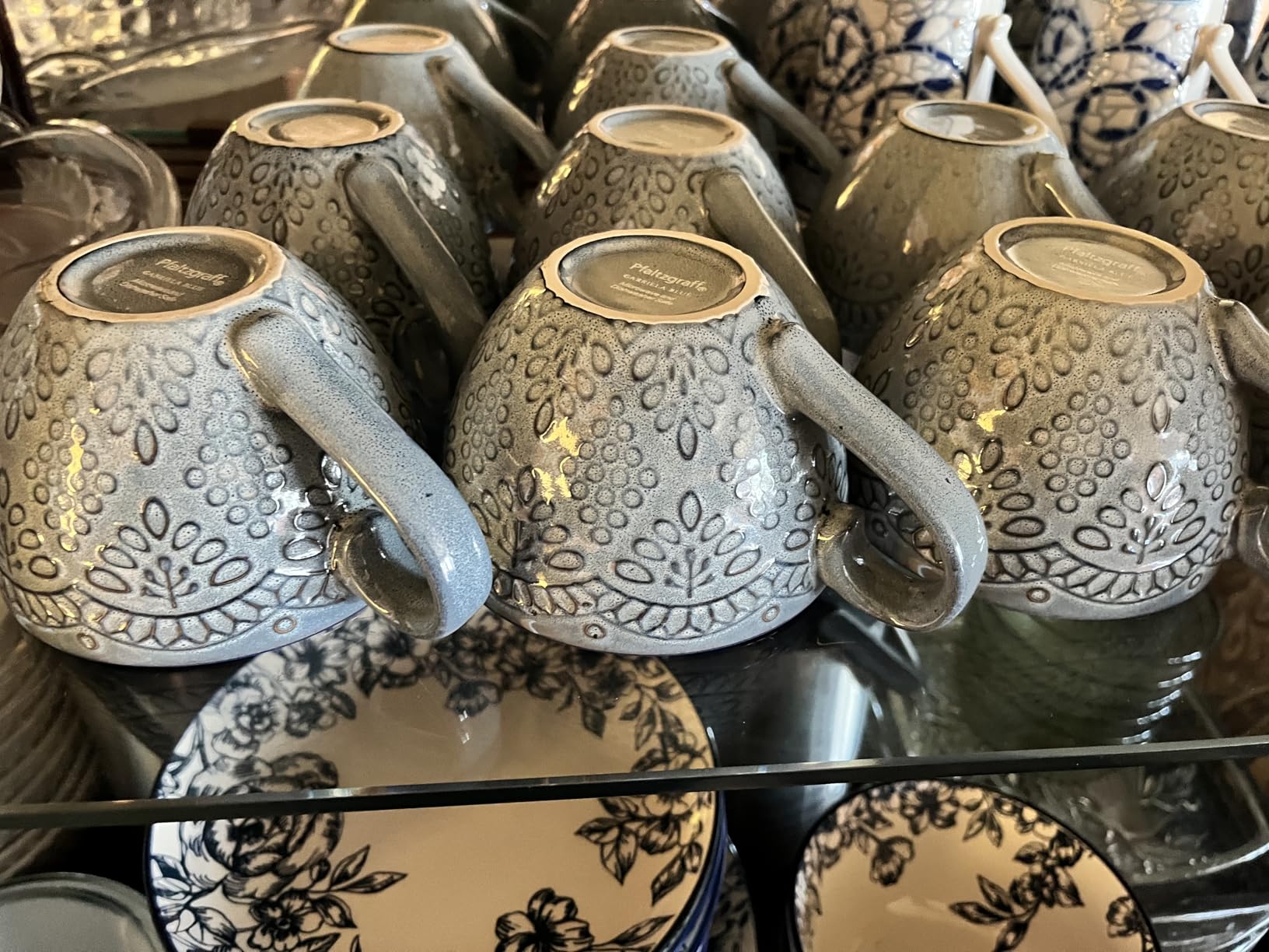 Pfaltzgraff Gabriela Blue 16-Piece Dinnerware Set, Service for 4, Durable Stoneware Plates, Bowls, and Mugs with Elegant Blue Pattern, Dishwasher Safe customer photo 1