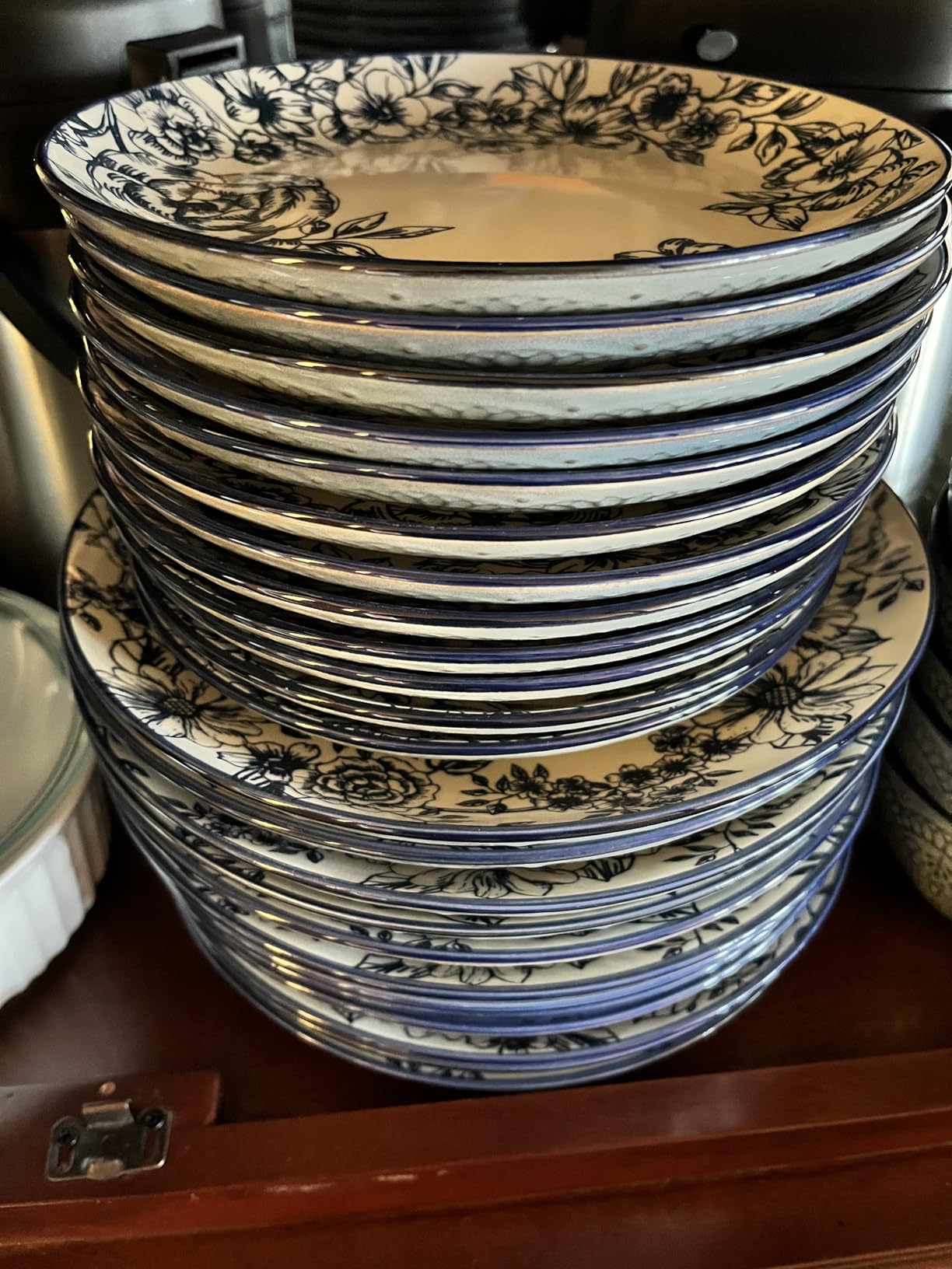 Pfaltzgraff Gabriela Blue 16-Piece Dinnerware Set, Service for 4, Durable Stoneware Plates, Bowls, and Mugs with Elegant Blue Pattern, Dishwasher Safe customer photo 2