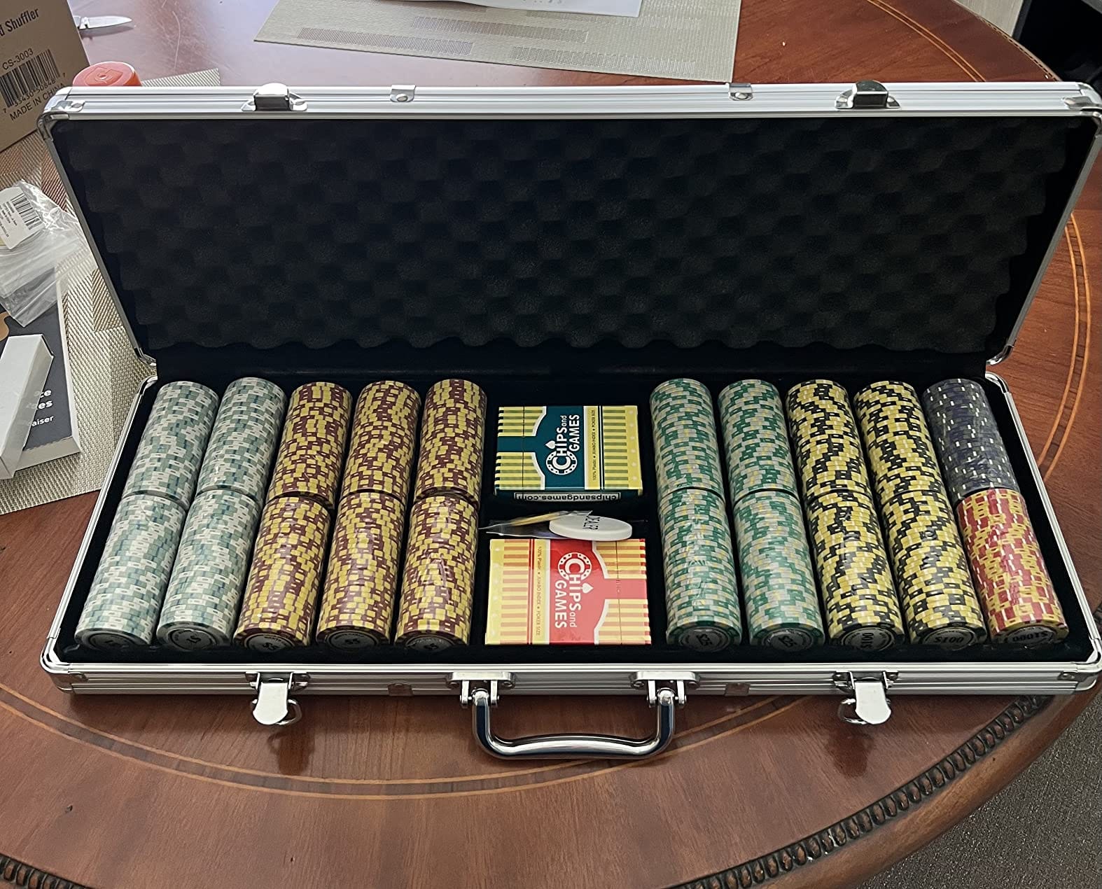 DA VINCI Monte Carlo Poker Club Set of 500 14 Gram 3 Tone Chips with Upgraded Aluminum Case, 2 Decks of Plastic Playing Cards, 2 Cut Cards, Dealer and Blind Buttons customer photo 1