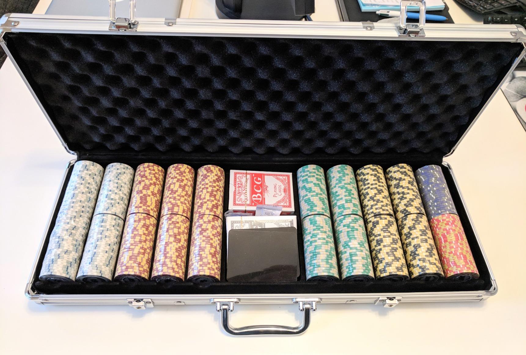 DA VINCI Monte Carlo Poker Club Set of 500 14 Gram 3 Tone Chips with Upgraded Aluminum Case, 2 Decks of Plastic Playing Cards, 2 Cut Cards, Dealer and Blind Buttons customer photo 2