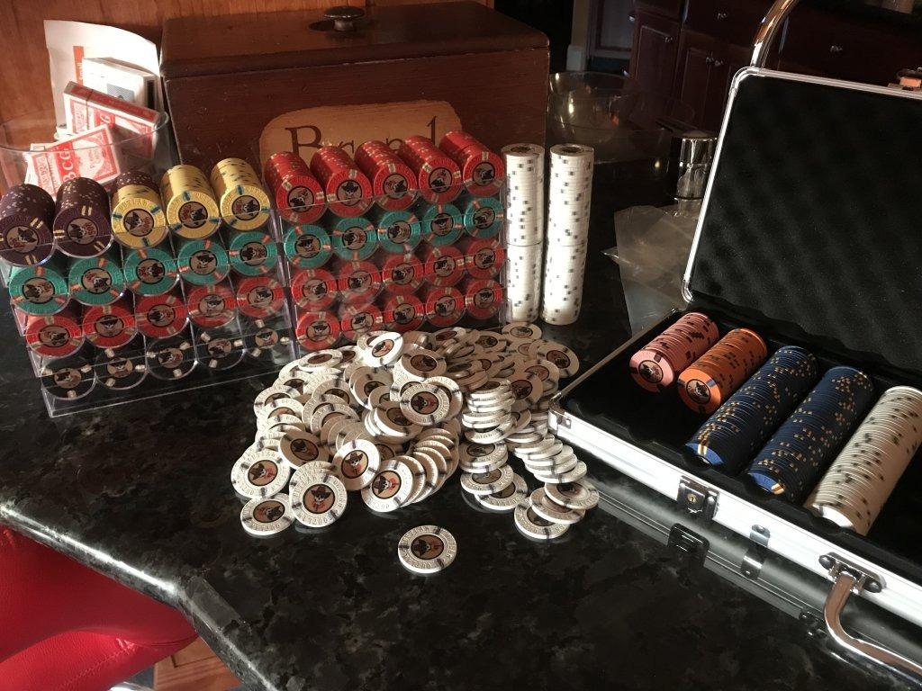 Versa Games 500 Poker Chips, Poker Chip Set - Outlaw, 500 Piece Poker Set with Numbers for Poker customer photo 1
