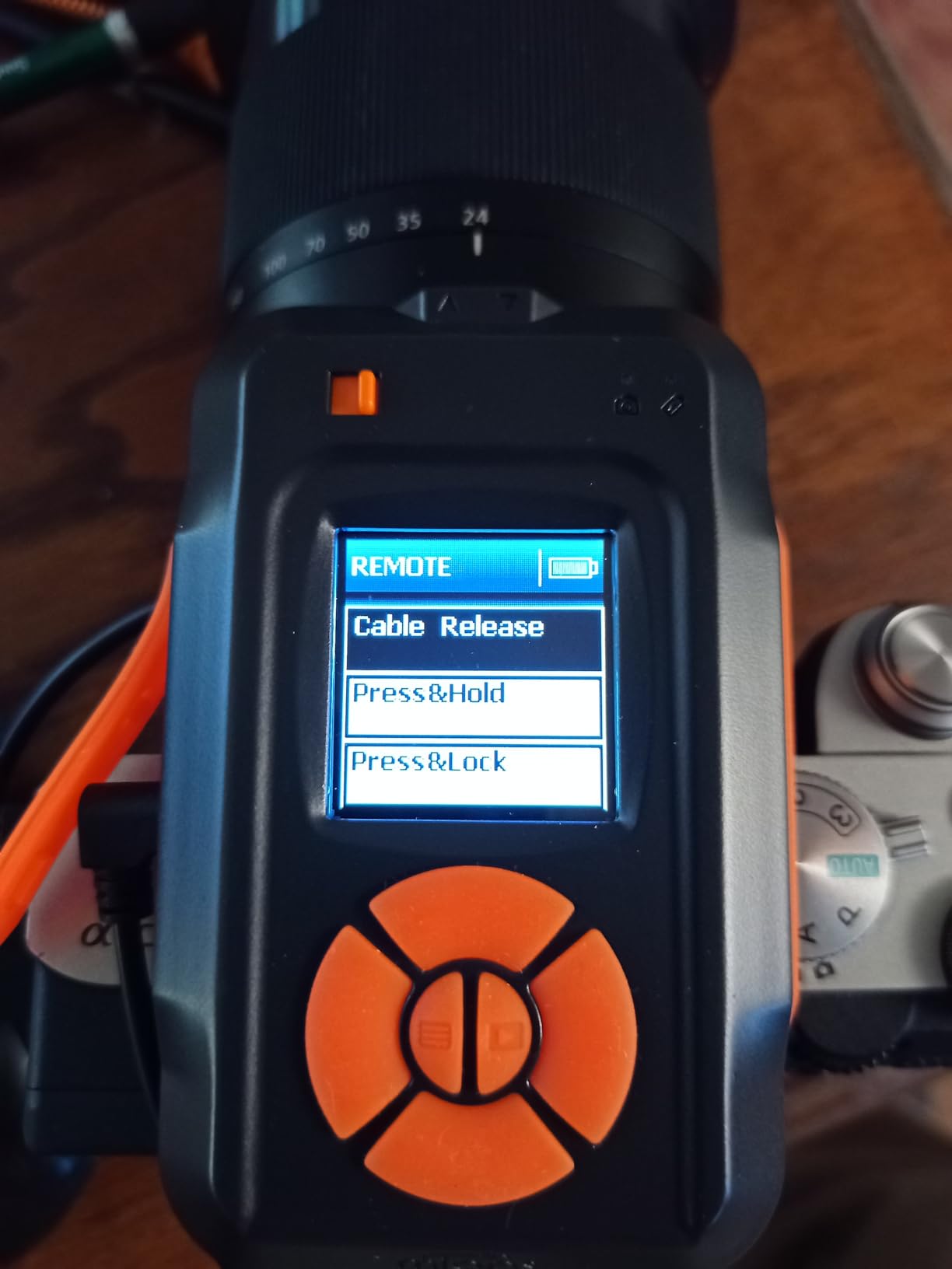 MIOPS Smart+ Smartphone Controllable Camera and Flash Trigger for High Speed Photography & Timelapse with Camera Conection Cable (MIOPS-SM-S2) customer photo 1