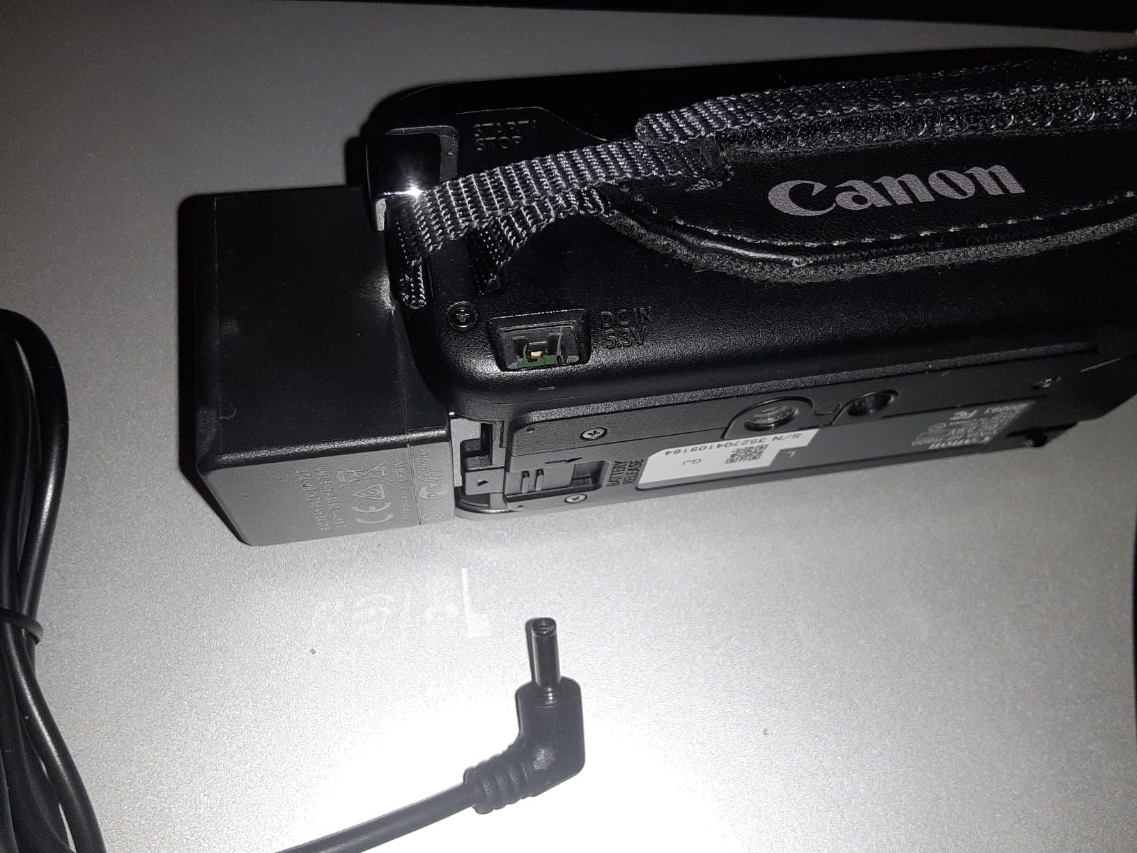 Canon VIXIA HF R800 Camcorder (Black) (Renewed) customer photo 1
