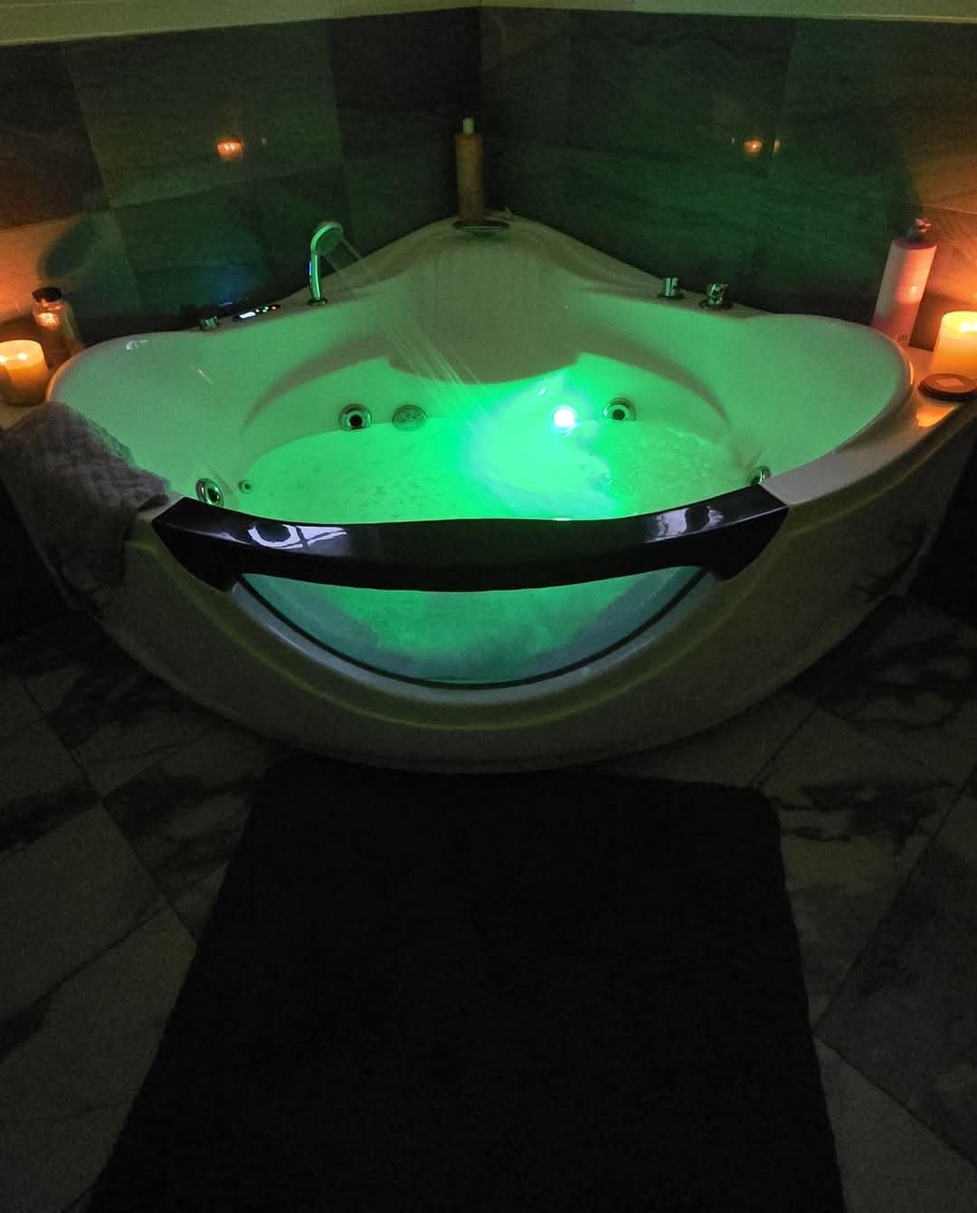 Empava 2 Person Corner Whirlpool Tub - Home Spa Jetted Bath with Heater customer photo 1