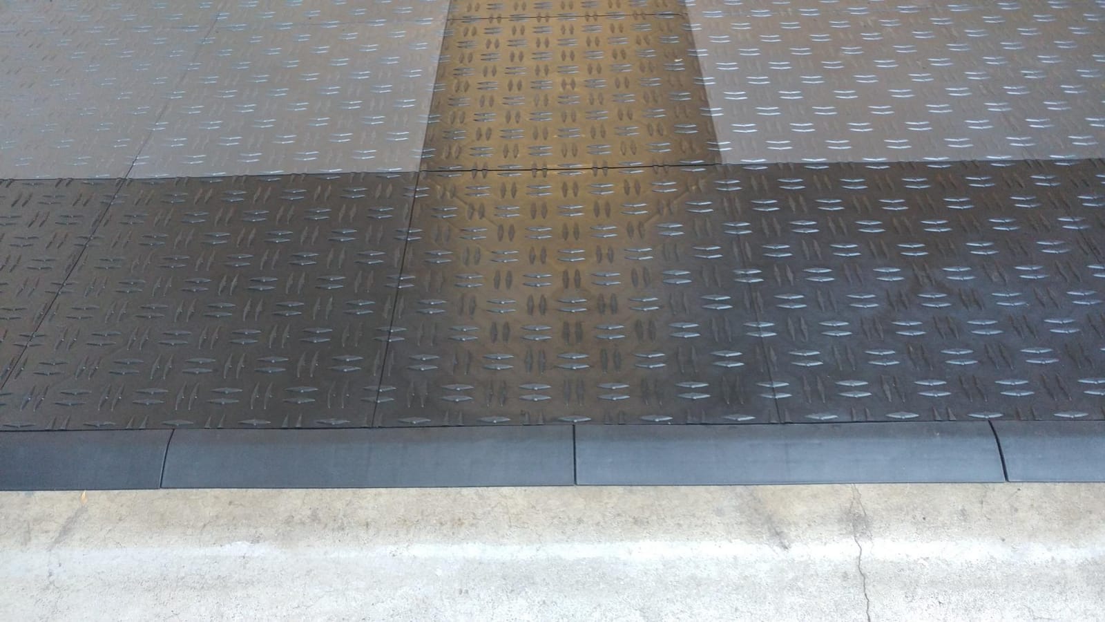 SnapLock GarageTrac 12