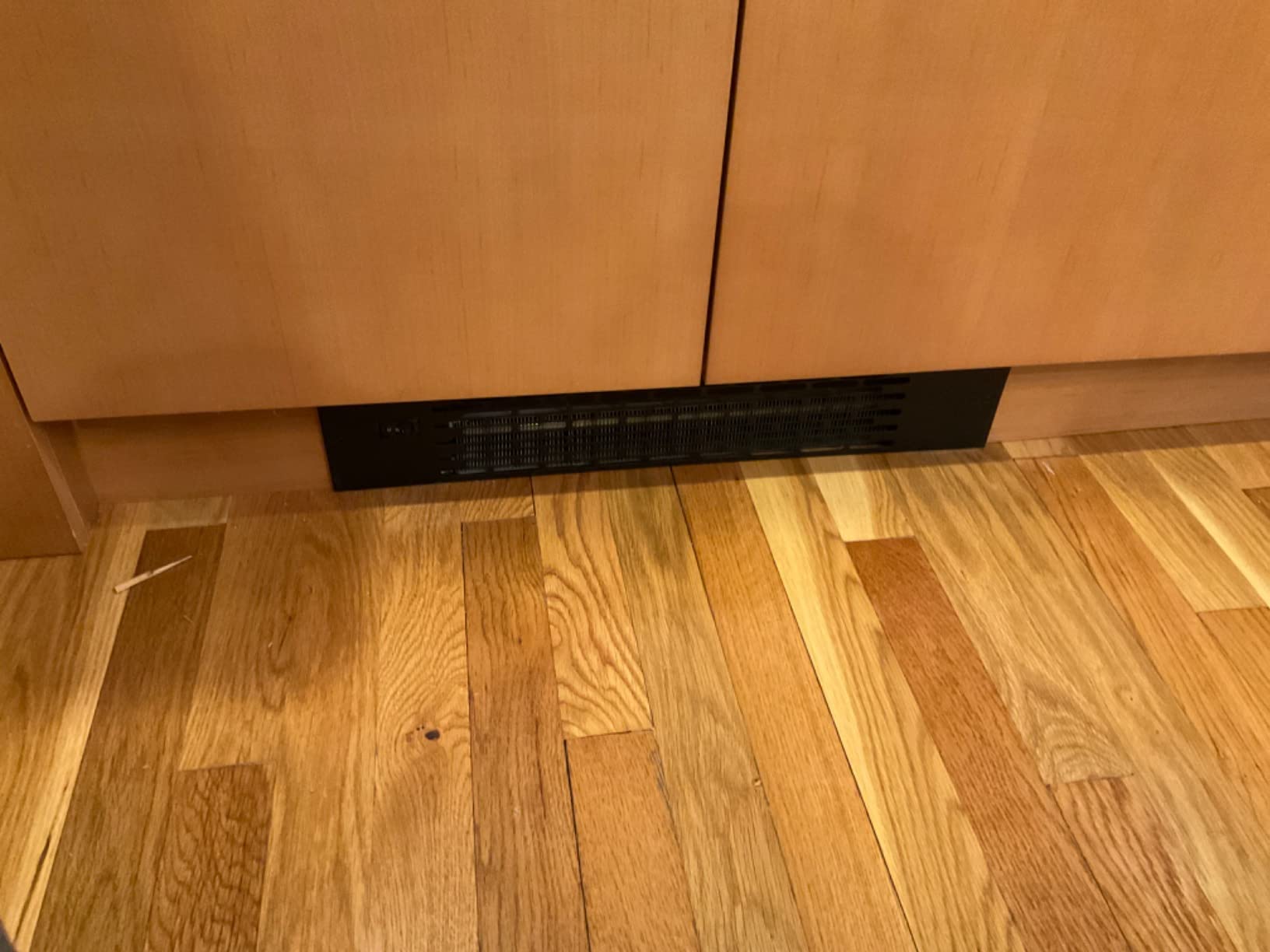 Twin-Flo III K84 Hydronic Kickspace Heater 72 CFM 8,400 BTU, Silver customer photo 1
