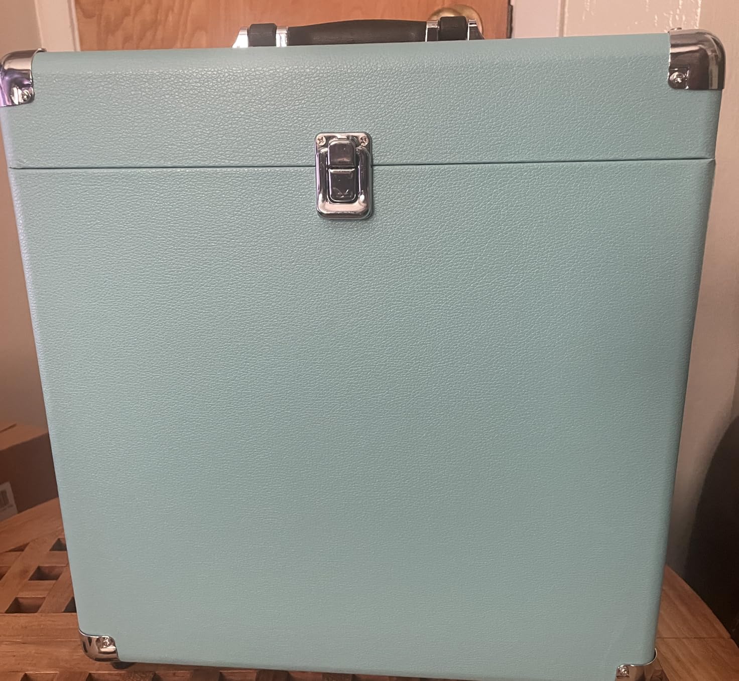 Victrola Collector - Vinyl Record Storage Case, Holds 30+ LPs - Turquoise customer photo 1