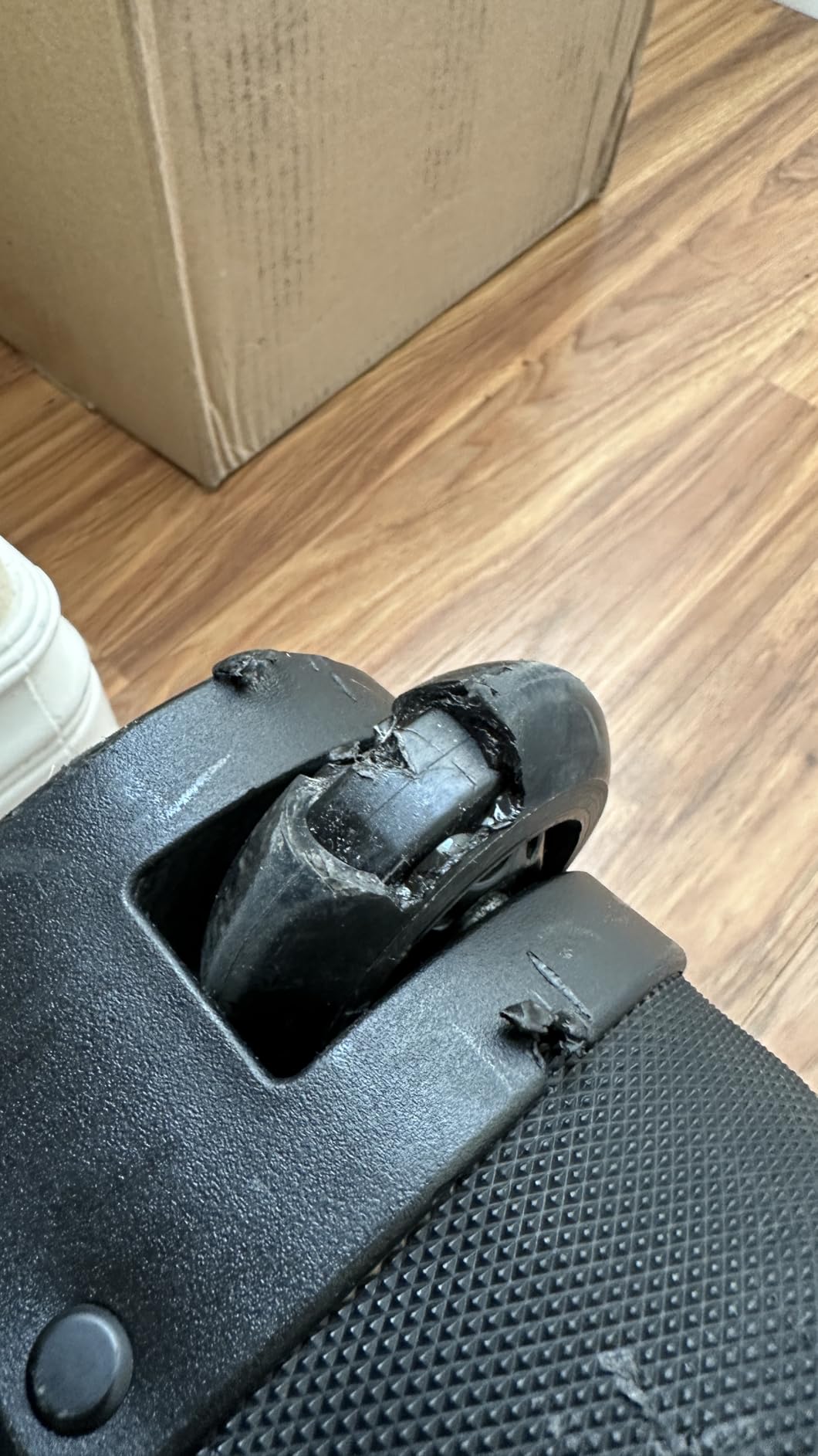 Eastpak Tranverz M - 78L Large Wheeled Luggage with Dual Compartments, TSA Lock, Compression Straps & Smooth-Wheeling System, Sunday Grey customer photo 1