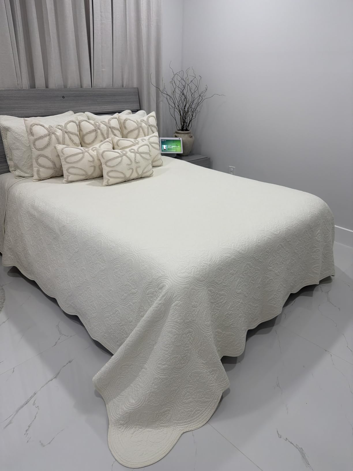Cozy Line Home Fashions 100% Cotton Medallion Off White Matelasse Embossed Bedding Quilt Set, Reversible Lightweight Bedspread, Coverlet for All Season (Blantyre - Ivory, Queen - 3 piece) customer photo 1