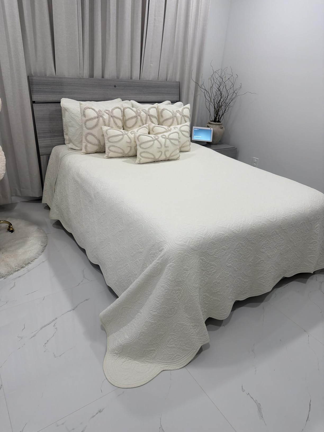 Cozy Line Home Fashions 100% Cotton Medallion Off White Matelasse Embossed Bedding Quilt Set, Reversible Lightweight Bedspread, Coverlet for All Season (Blantyre - Ivory, Queen - 3 piece) customer photo 2