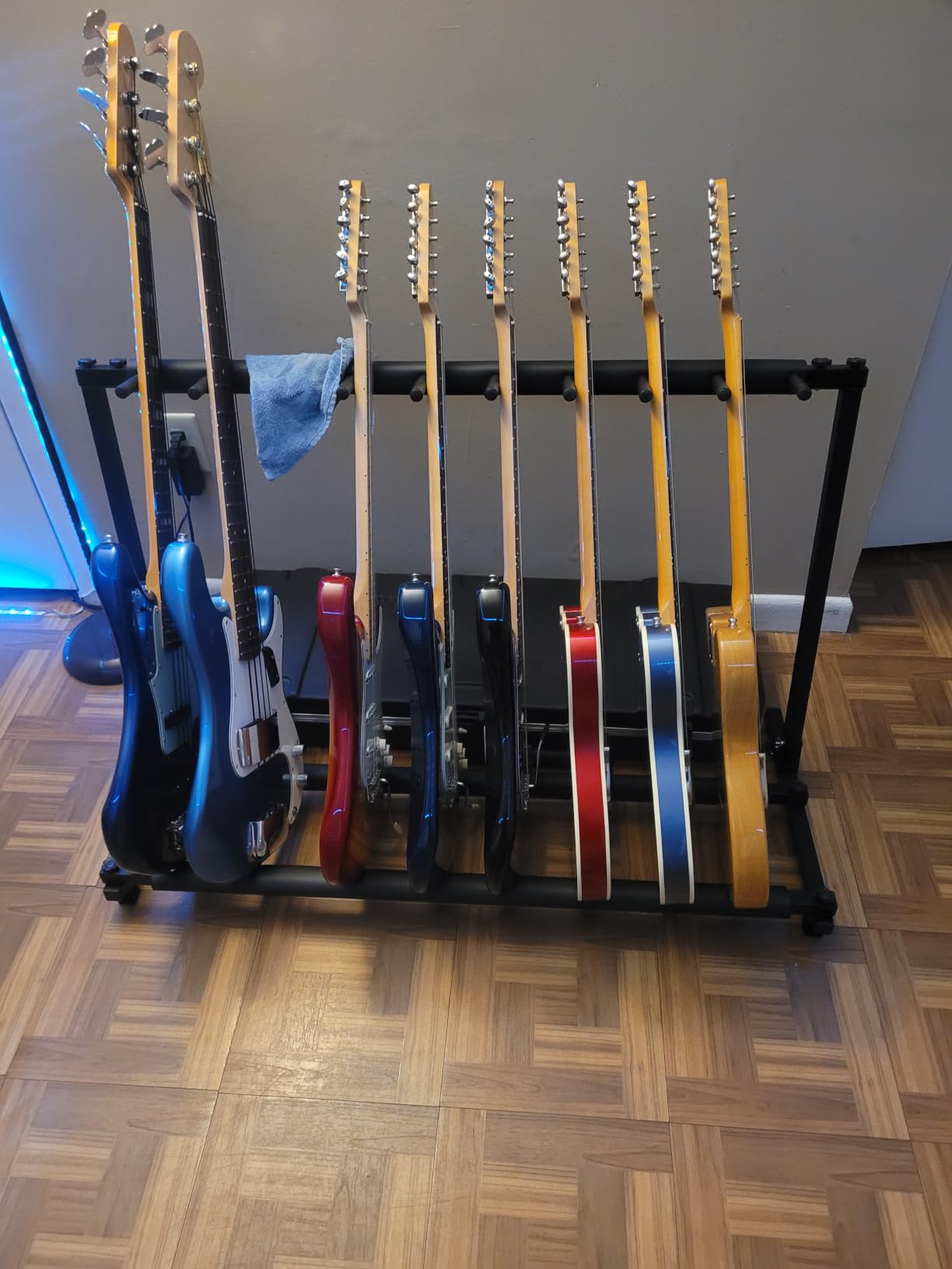 Kuyal Multi-Guitar Display Rack, Folding Stand | for Band Stage, Bass & Acoustic Guitars, Black (9 Holder) customer photo 2