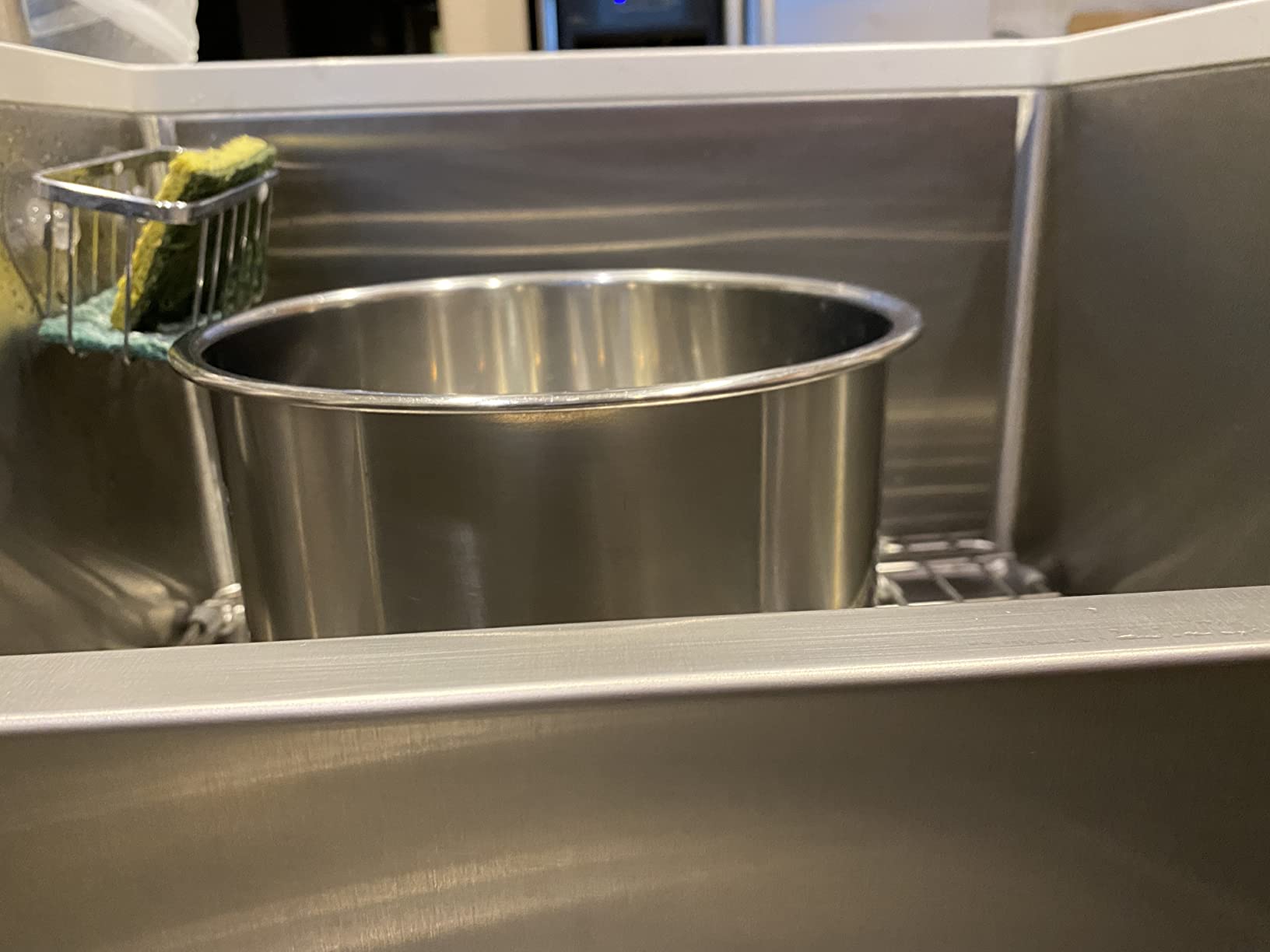 Ruvati 33-in 60/40 Low-Divide Double Bowl Undermount Kitchen Sink - RVH7419 customer photo 2