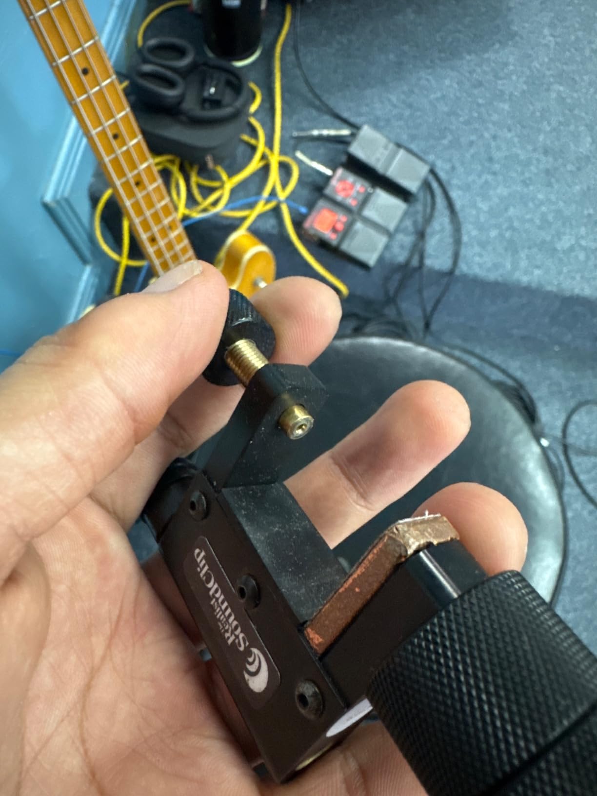 Realist RLSTVSC - SoundClip Pickup for Violin and Viola - Reflects Instrument's True Sound - Easy to Mount - Sounds Great Instantly - Adjusting Placement Varies Tone Color and Sensitivity customer photo 1