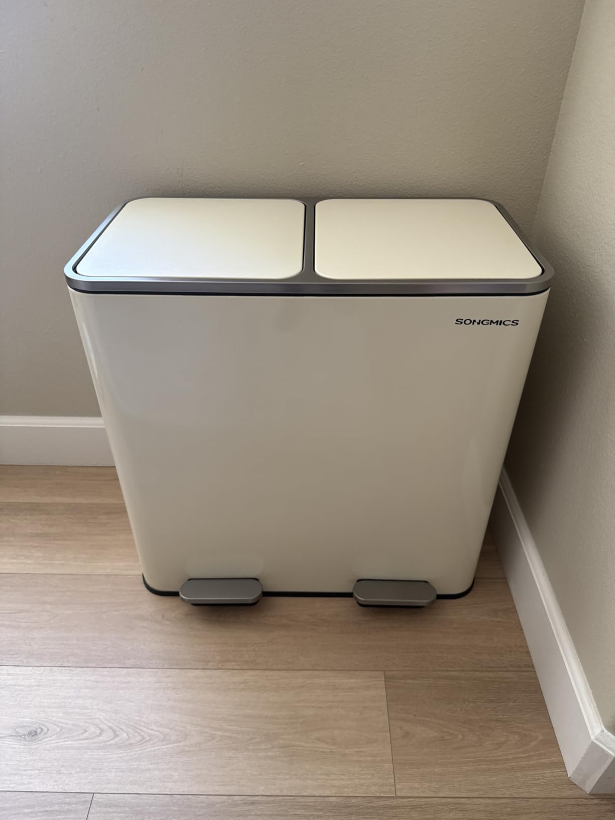 SONGMICS Trash Can, 2 x 8 Gallon (2 x 30 L) Garbage Can for Kitchen, with 15 Trash Bags, 2 Compartments, Plastic Inner Buckets and Hinged Lids, Airtight, Silver and Black ULTB60NL customer photo 1