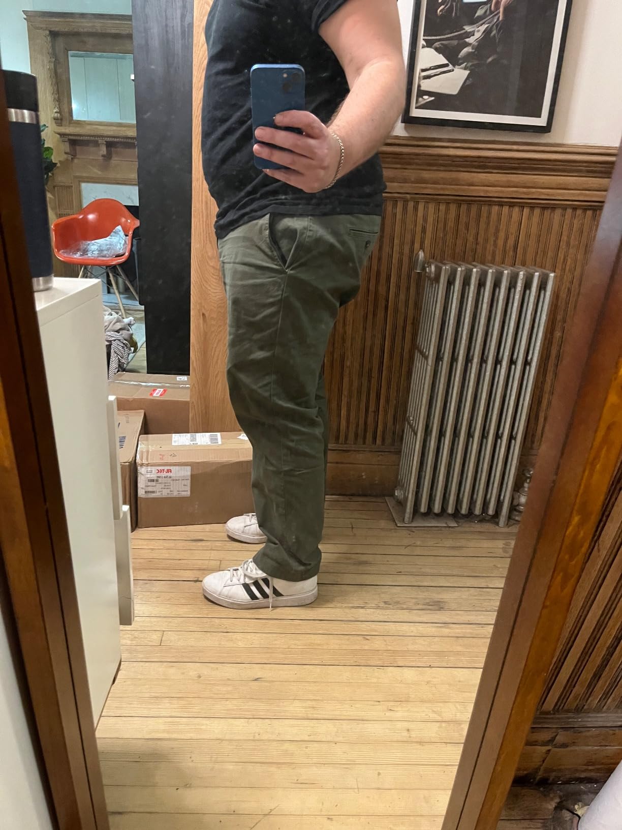 Amazon Essentials Men's Straight-Fit Casual Stretch Chino Pant customer photo 1