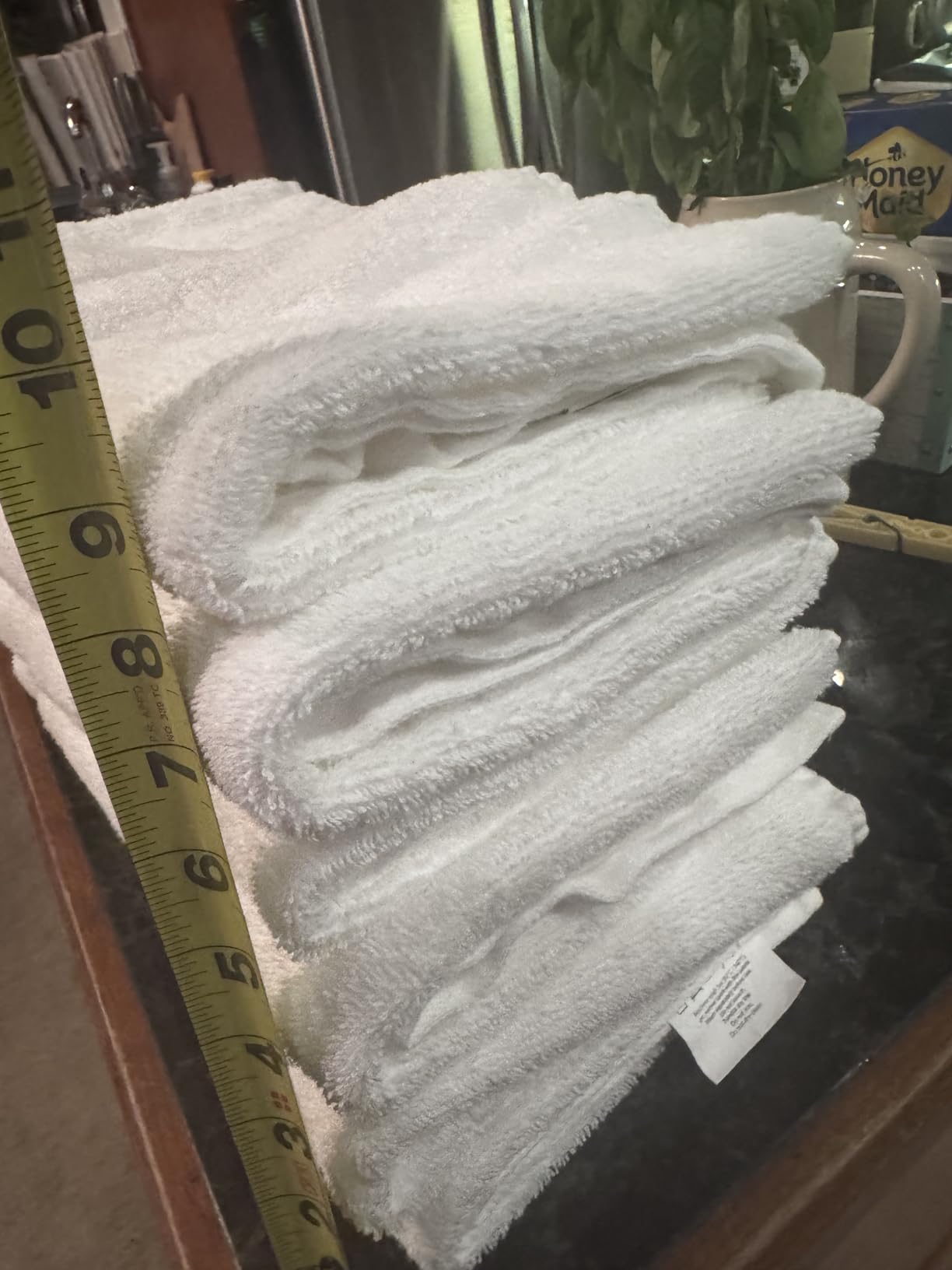 Amazon Basics Soft and Thick Cotton Hand Towels for Bath, Kitchen, Gym, 16 x 26 in, White, 12-Pack customer photo 2