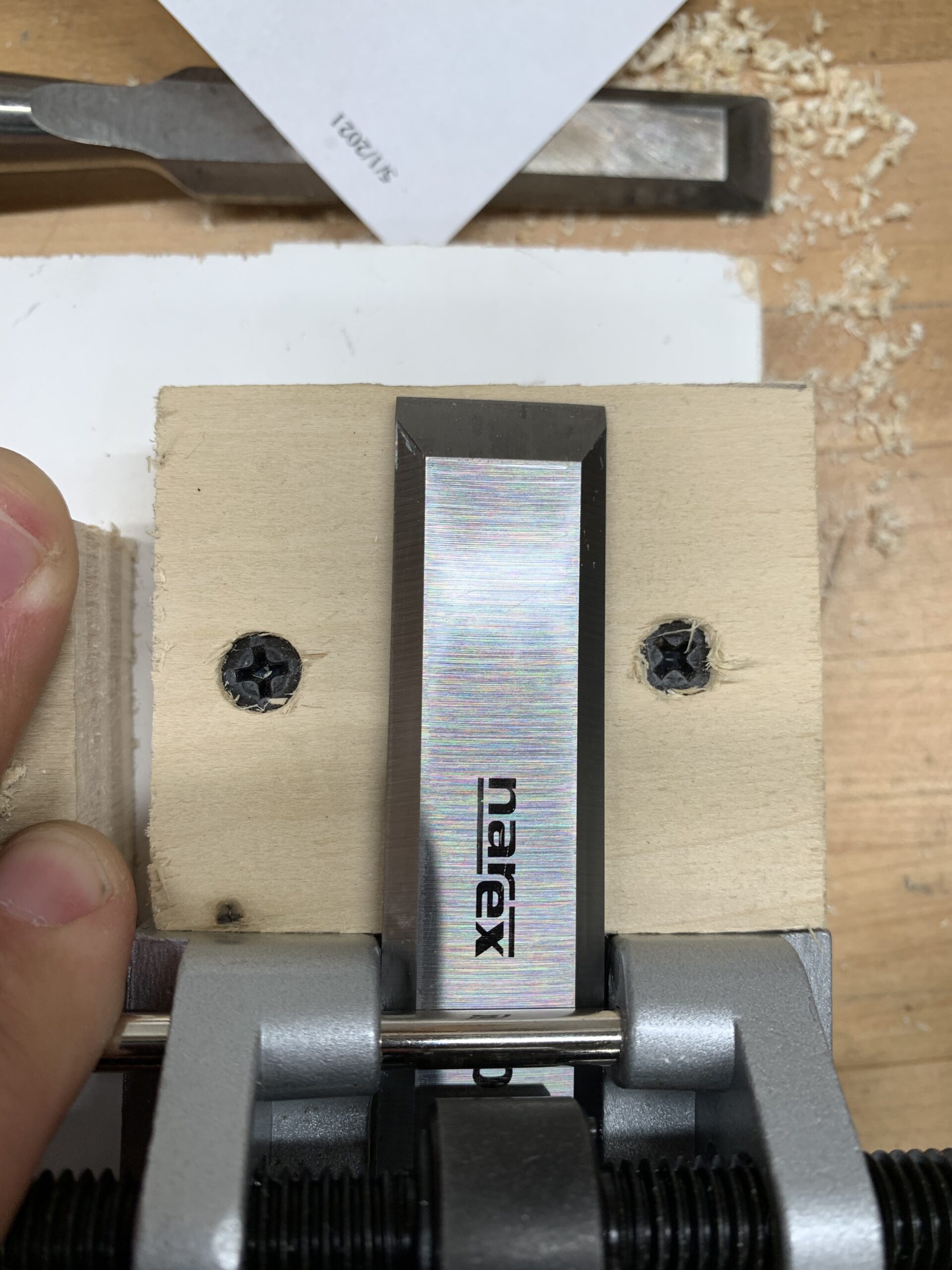 Honing Guide - Sharpening Jig for Chisels and Planer Blades customer photo 2