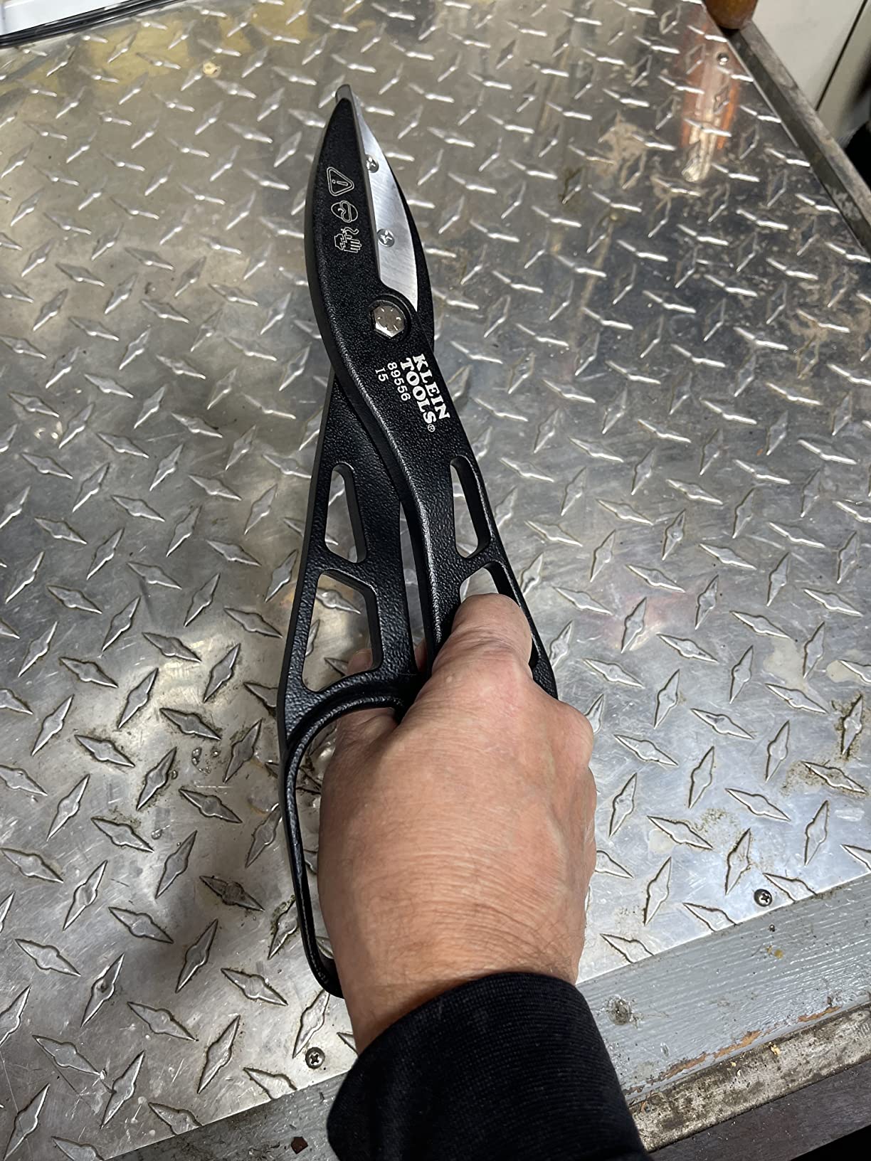 Klein Tools 89556 Metal Cutter, Tin Snips Cut Tin, Copper, Aluminum, Vinyl, Steel and Stainless Steel, 12-Inch customer photo 1