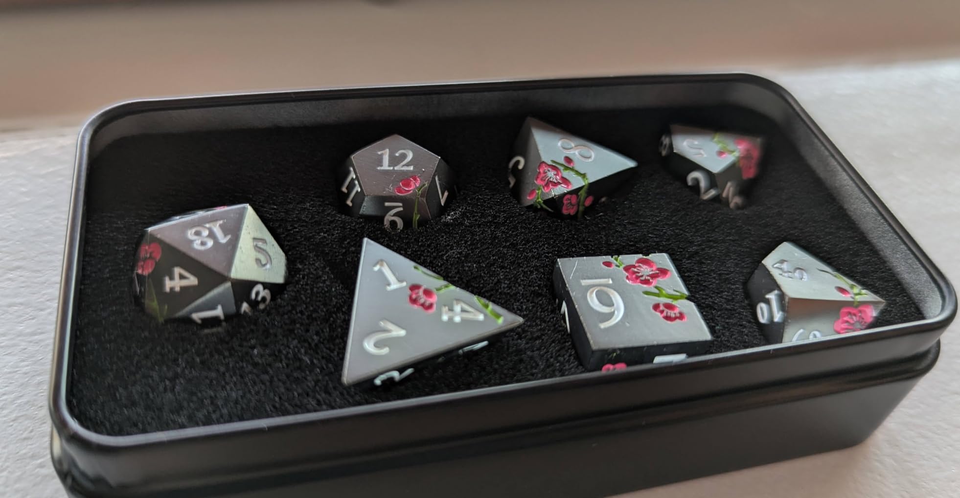 DNDND Metal Dice Set D&D, 7 die Metallic Polyhedral Dice Set with Gift Metal Box and Gold Number for DND Dungeons and Dragons Role Playing Games (Black and Gold) customer photo 2
