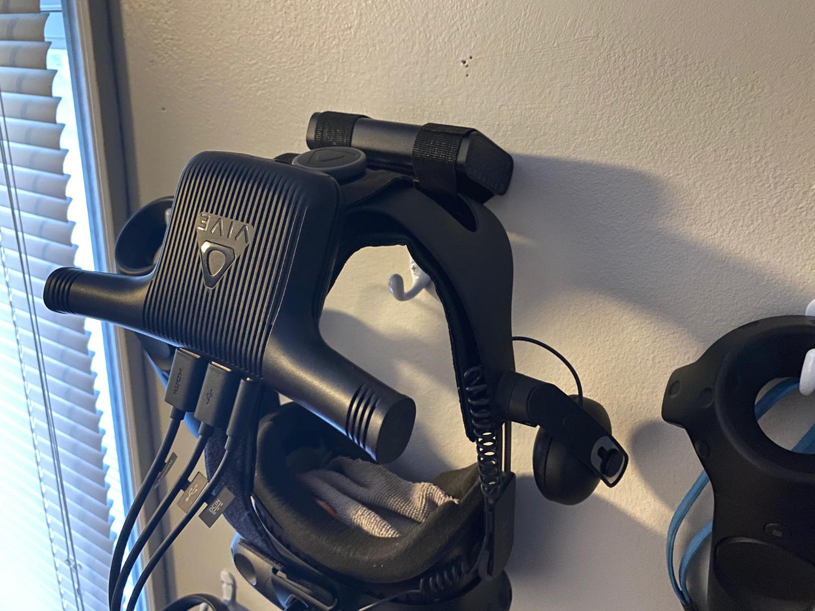 HTC VIVE Wireless Adapter customer photo 1