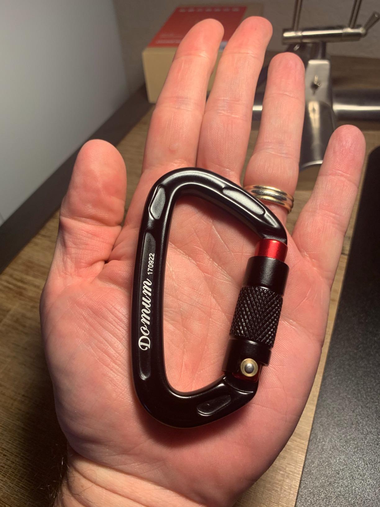 FresKaro UIAA Certified 25KN Auto Locking Climbing Carabiner Clips, Twist Lock, and Heavy Duty Carabiners for Rock Climbing, Rappelling, and Mountaineering, D Shaped customer photo 1