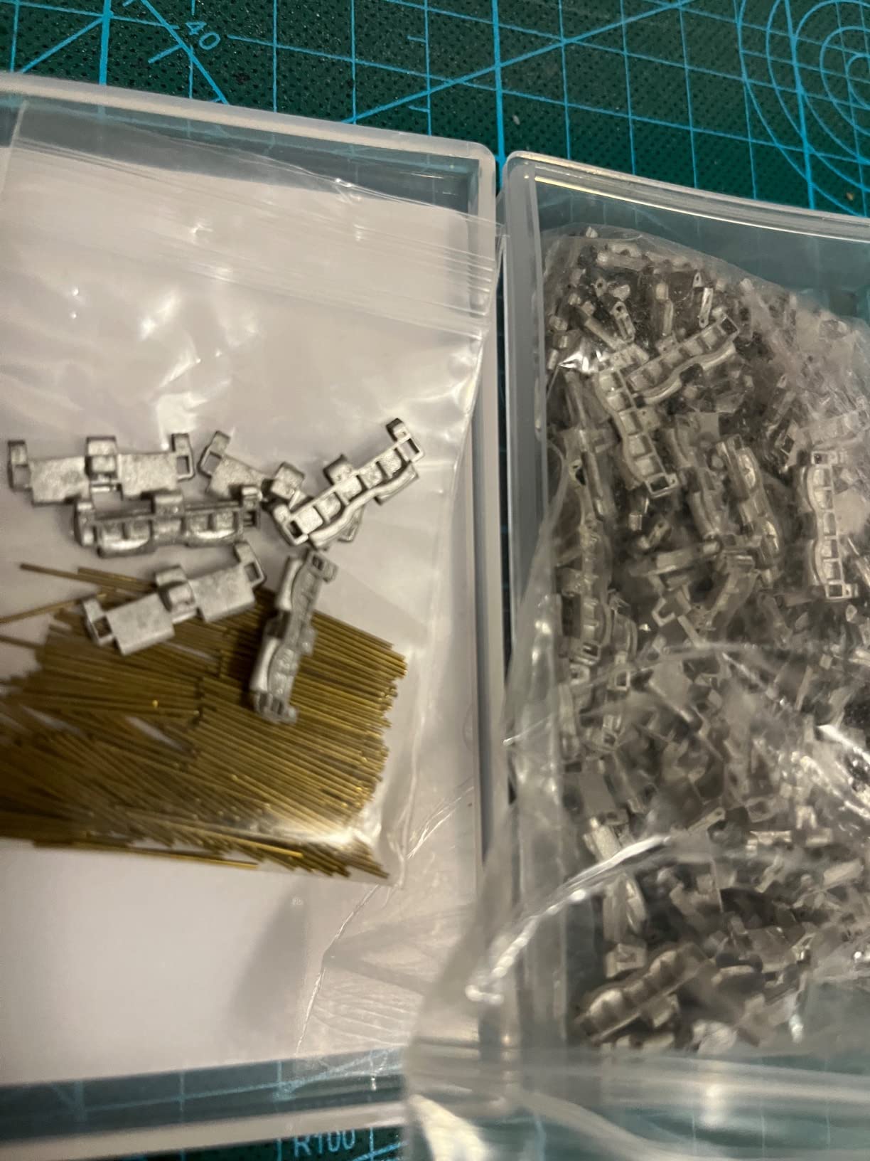 1/35 Workable Metal T66 Track Links Set with Pins for U.S. M4 M4A3E8 Sherman Tank Model Kit customer photo 1