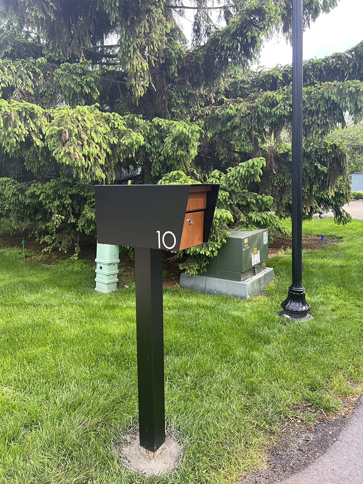 Mail Boss Curbside, Wood Grain 7510 Mail Manager Locking Security Mailbox, Steel, Black customer photo 2