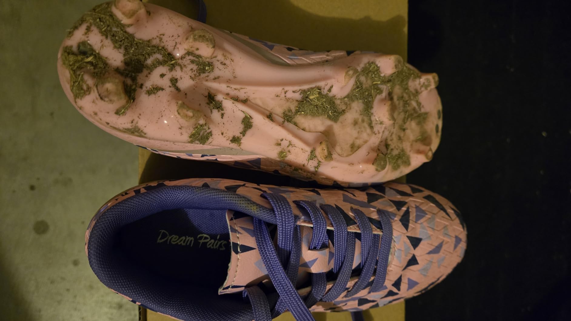 DREAM PAIRS Boys Girls Soccer Cleats customer photo 1