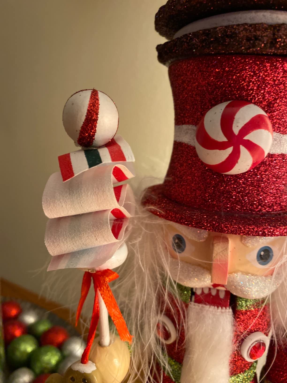 Kurt Adler 13.5-Inch Hollywood Candy Soldier Nutcracker | Free-Standing Collectible Holiday Decoration customer photo 2