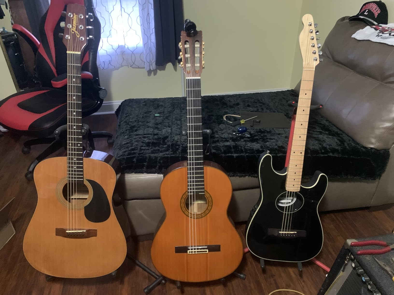 GLEAM Guitar Stand - Adjustable Fit Electric, Classical Guitars and Bass, Load Capacity 20LB, Folding Type Black (CG-4) customer photo 2