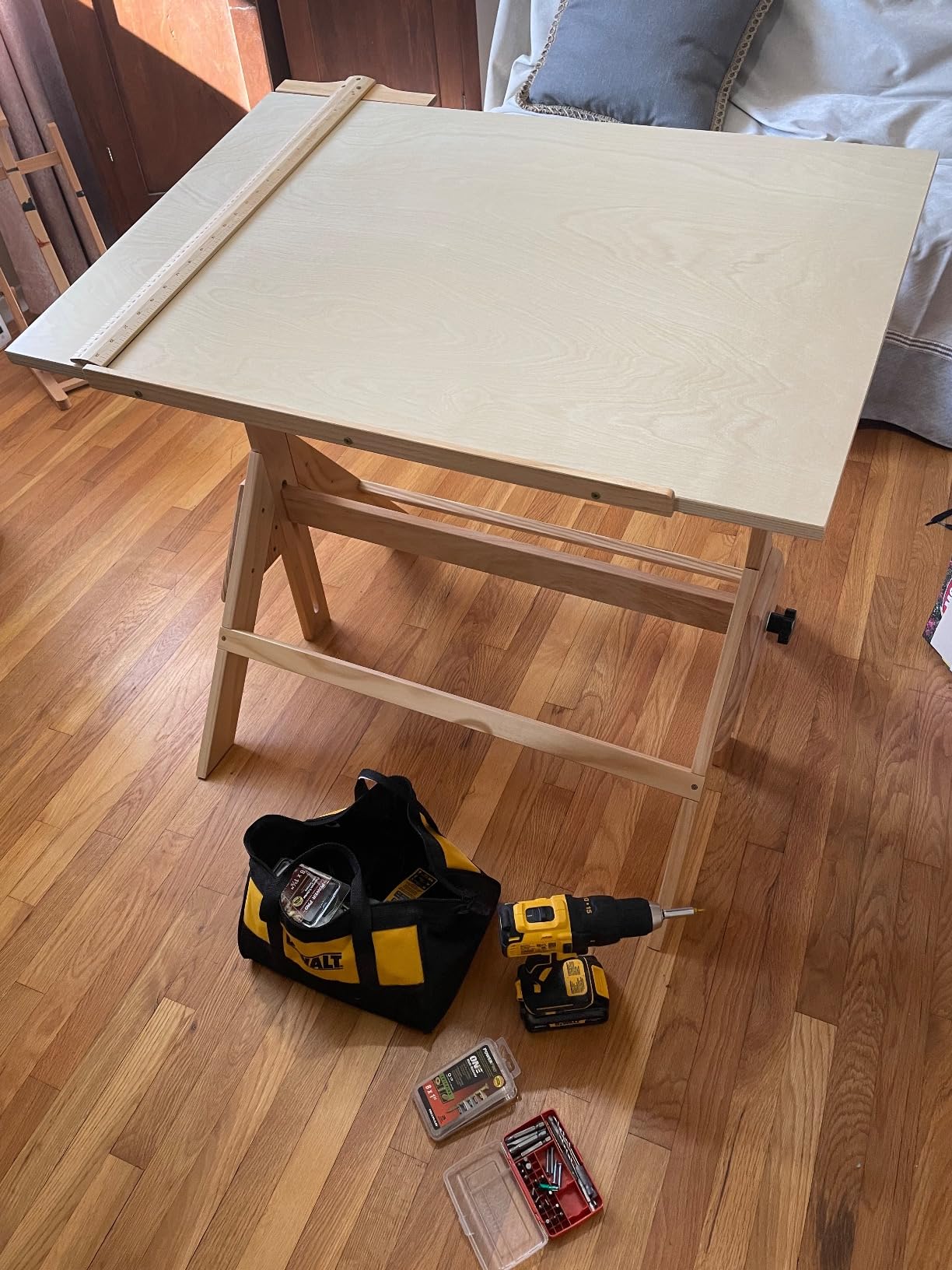 MEEDEN Wood Adjustable Drafting Table: 35.5