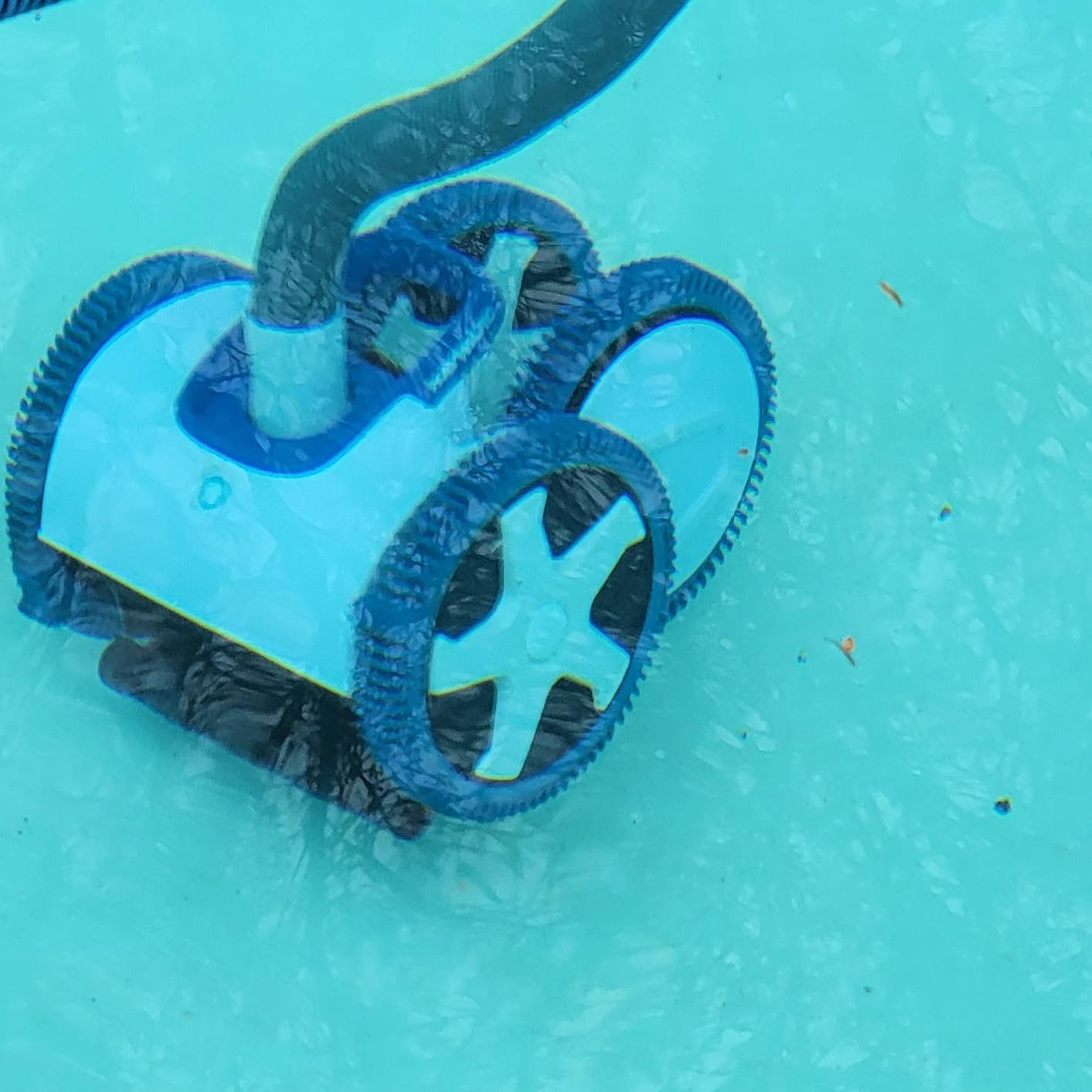 Hayward AquaNaut 400 Suction Pool Cleaner, Automatic Pool Vacuum (4 Wheel) | W3PHS41CST Cleaner for In-Ground Pools up to 20 x 40 ft | All the benefits of a pool cleaning robot with no complicated setup customer photo 2