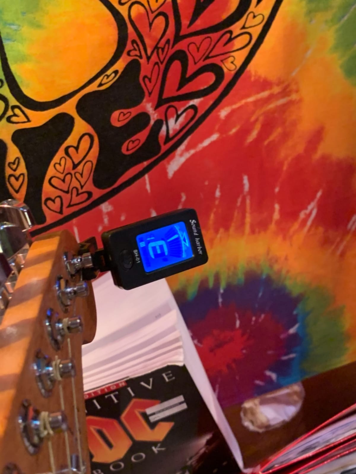 Guitar Capo with Guitar Tuner Clip-On Tuner Guitar Accessories for Acoustic Electric Ukulele customer photo 1