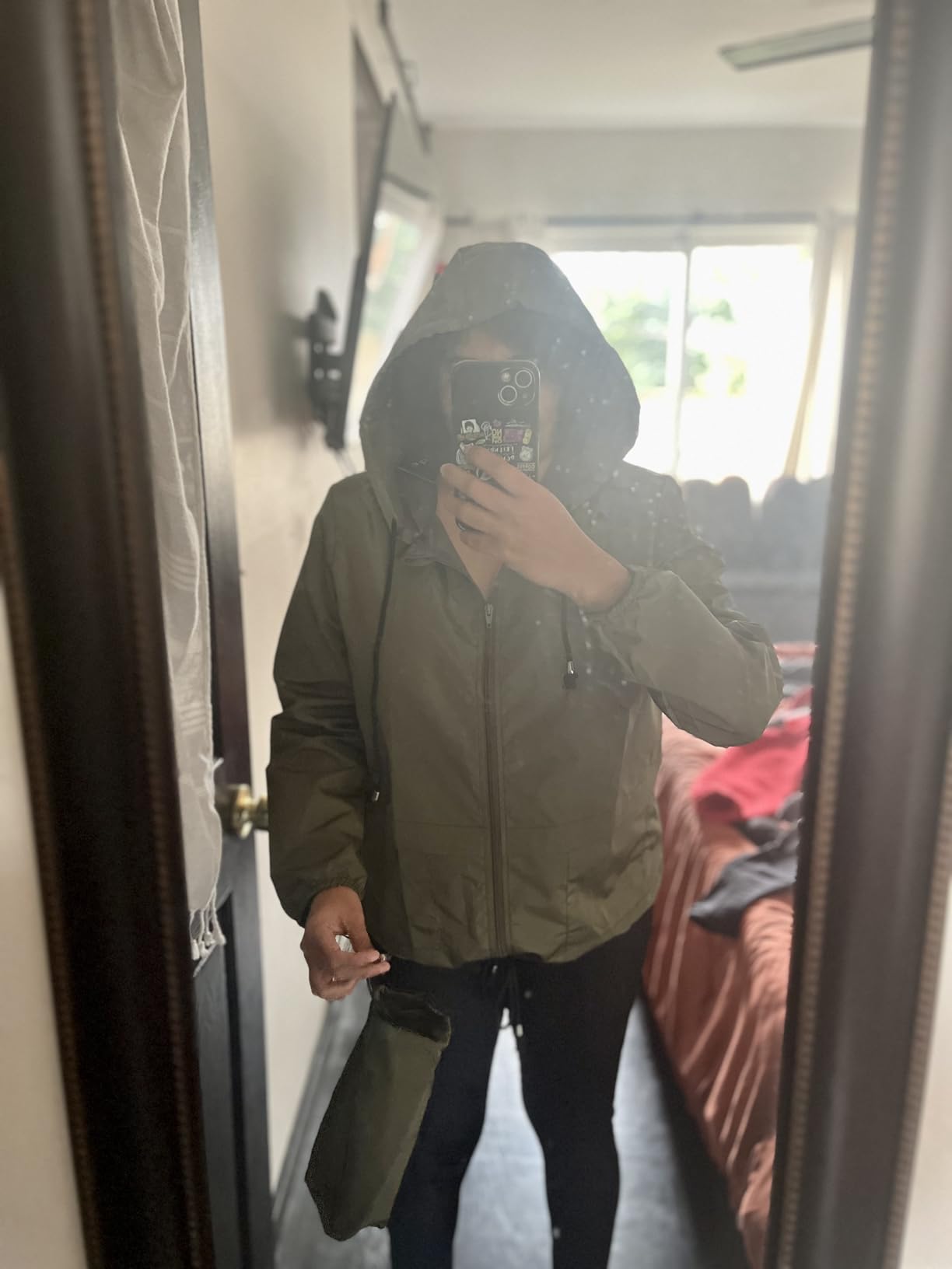 Avoogue Raincoat Women Lightweight Waterproof Rain Jackets Packable Outdoor Hooded Windbreaker customer photo 1