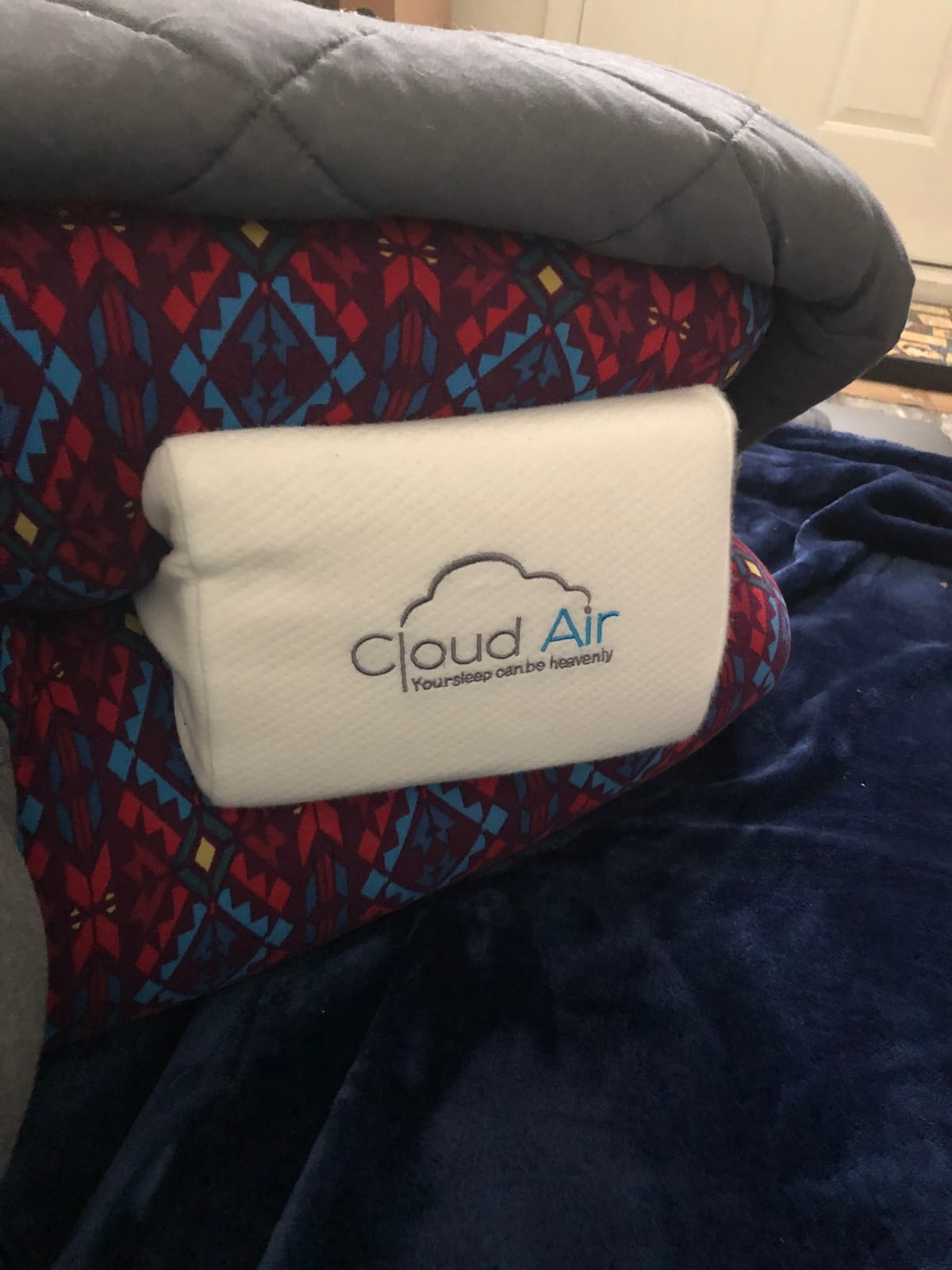 Vaunn Medical Cloud Air Side Sleeper Memory Foam Knee Pillow and Leg Positioner Cushion to Soothe Back, Leg and Hip Discomfort customer photo 1