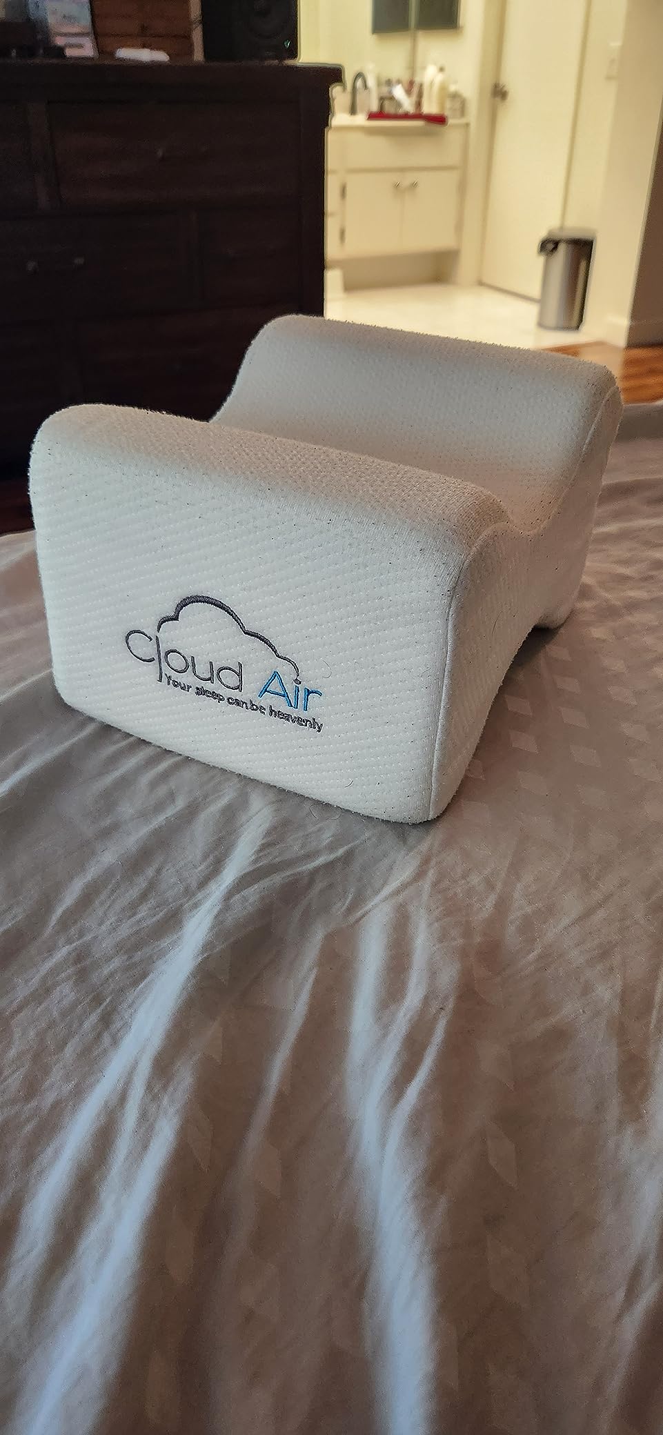 Vaunn Medical Cloud Air Side Sleeper Memory Foam Knee Pillow and Leg Positioner Cushion to Soothe Back, Leg and Hip Discomfort customer photo 2