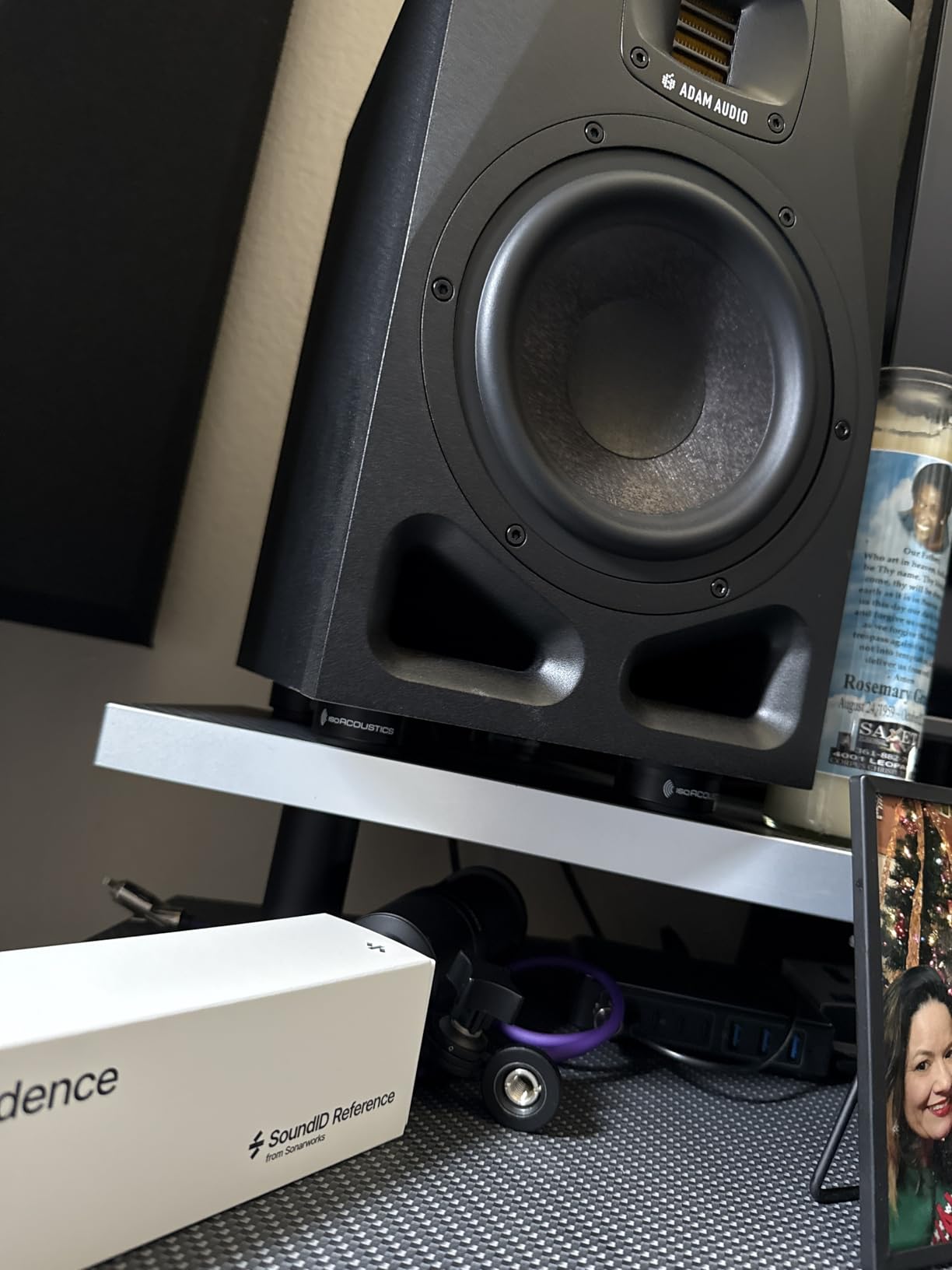 IsoAcoustics Iso-Puck Series Acoustic Isolators (Iso-Puck Mini, 6 lbs max/Unit, 8-Pack) customer photo 2
