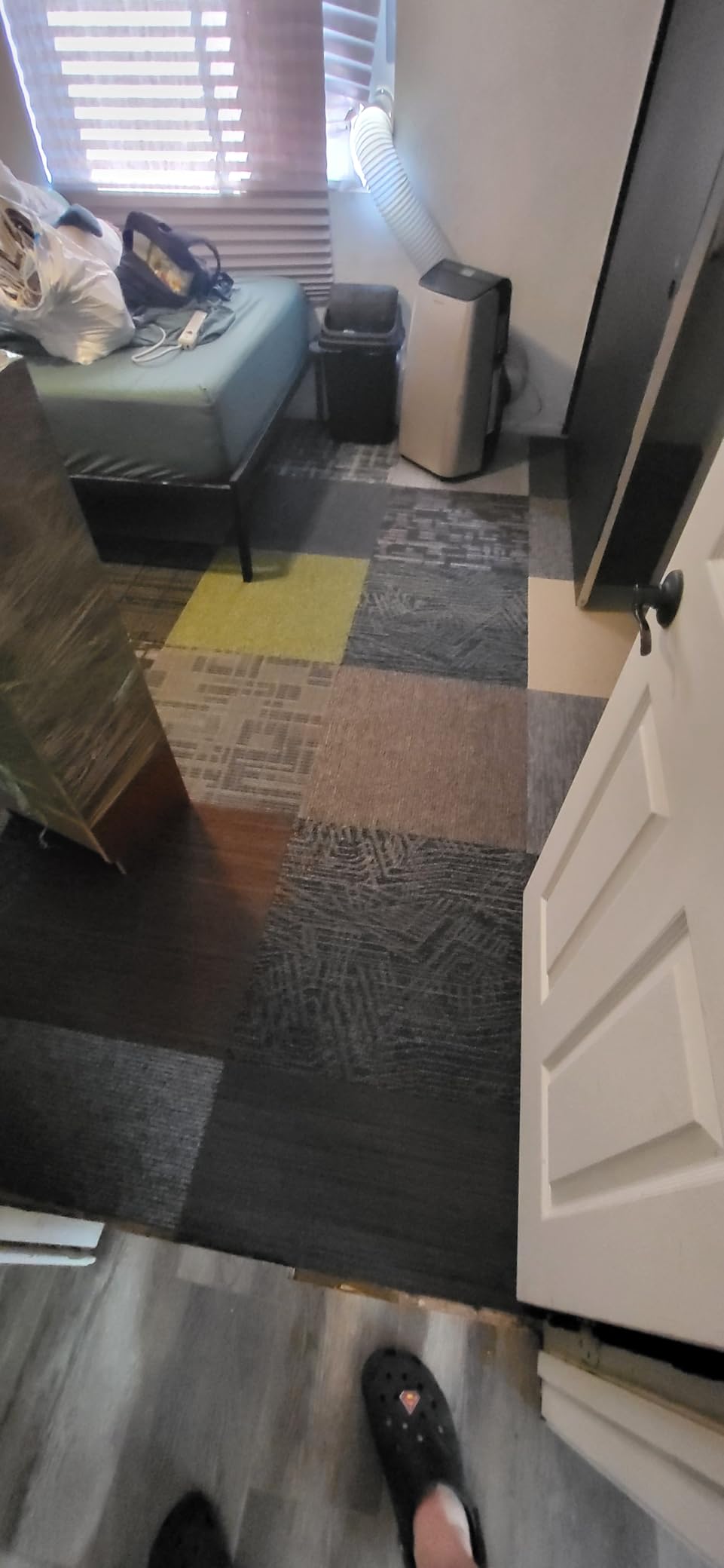 Assorted Carpet Tile 24