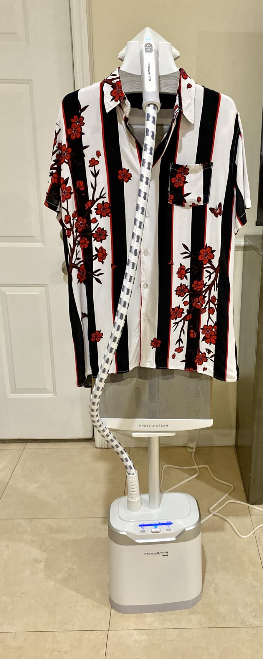 Rowenta Professional Full Size Steamer for Clothes, 65 Inches, 1.3 Liter Capacity, 1700 Watts, Adjustable IS8440 customer photo 1