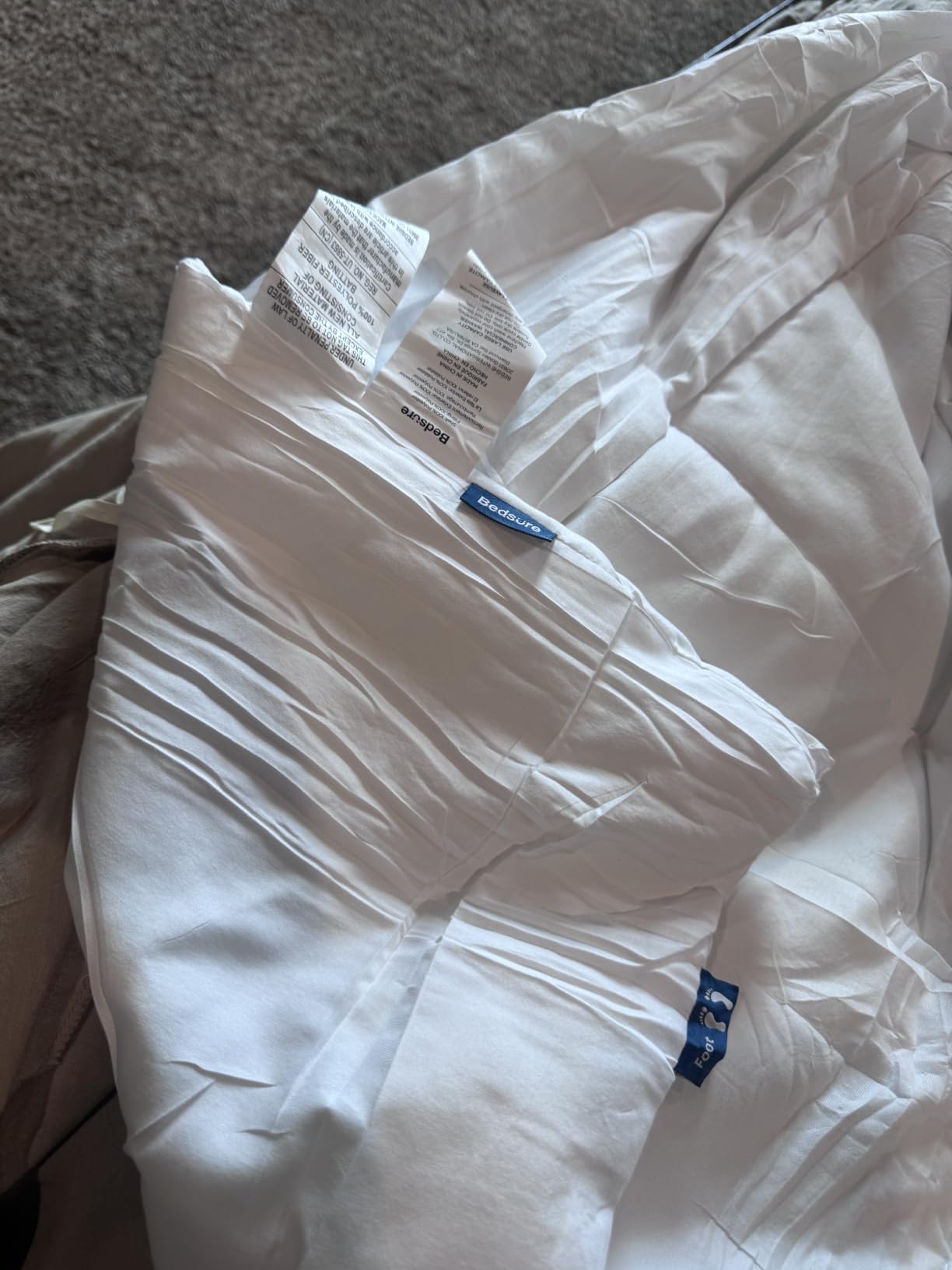 Bedsure Comforter Duvet Insert - Quilted Comforters King Size, All Season Duvet, GentleSoft Down Alternative Bedding Blanket, with 8 Tabs, Gifts for Women/Men, White, King 90 x 102 Inches customer photo 1