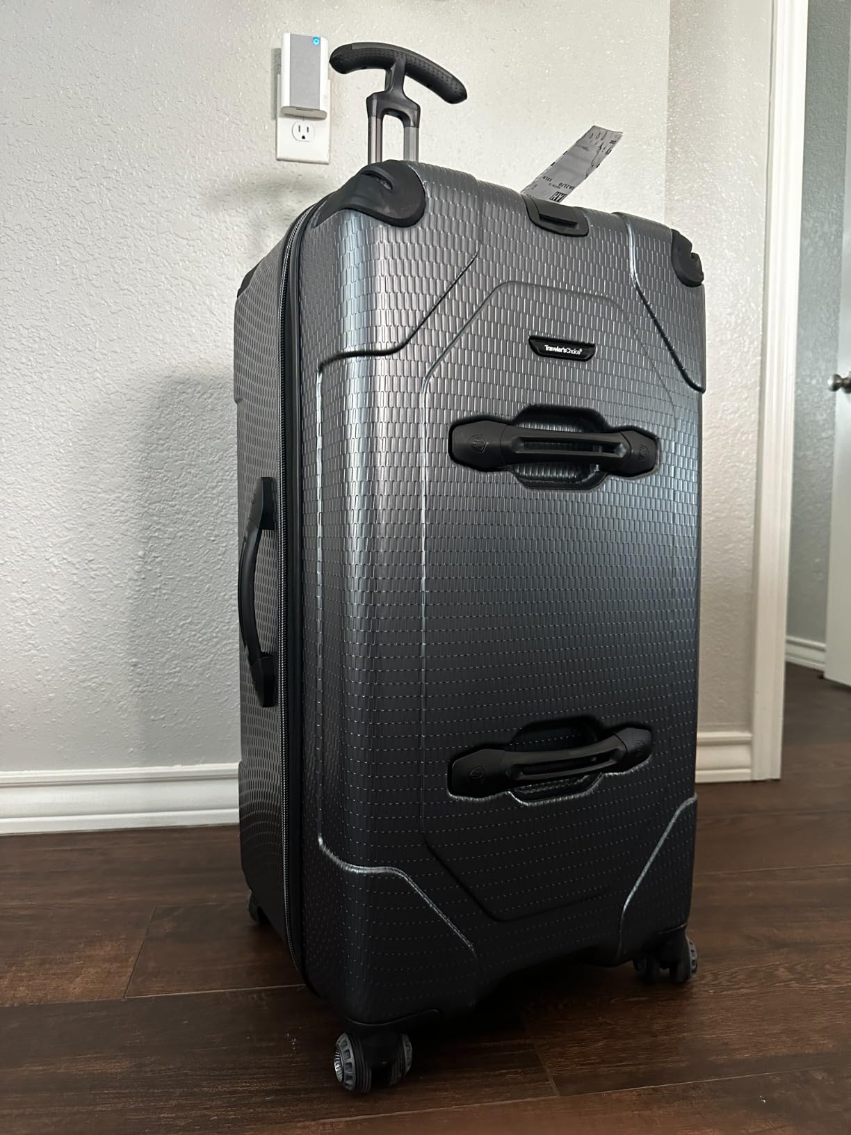 Traveler's Choice Maxporter II Polycarbonate Hardside Trunk with Spinner Wheels, Gray, 31-Inch Large Trunk customer photo 1