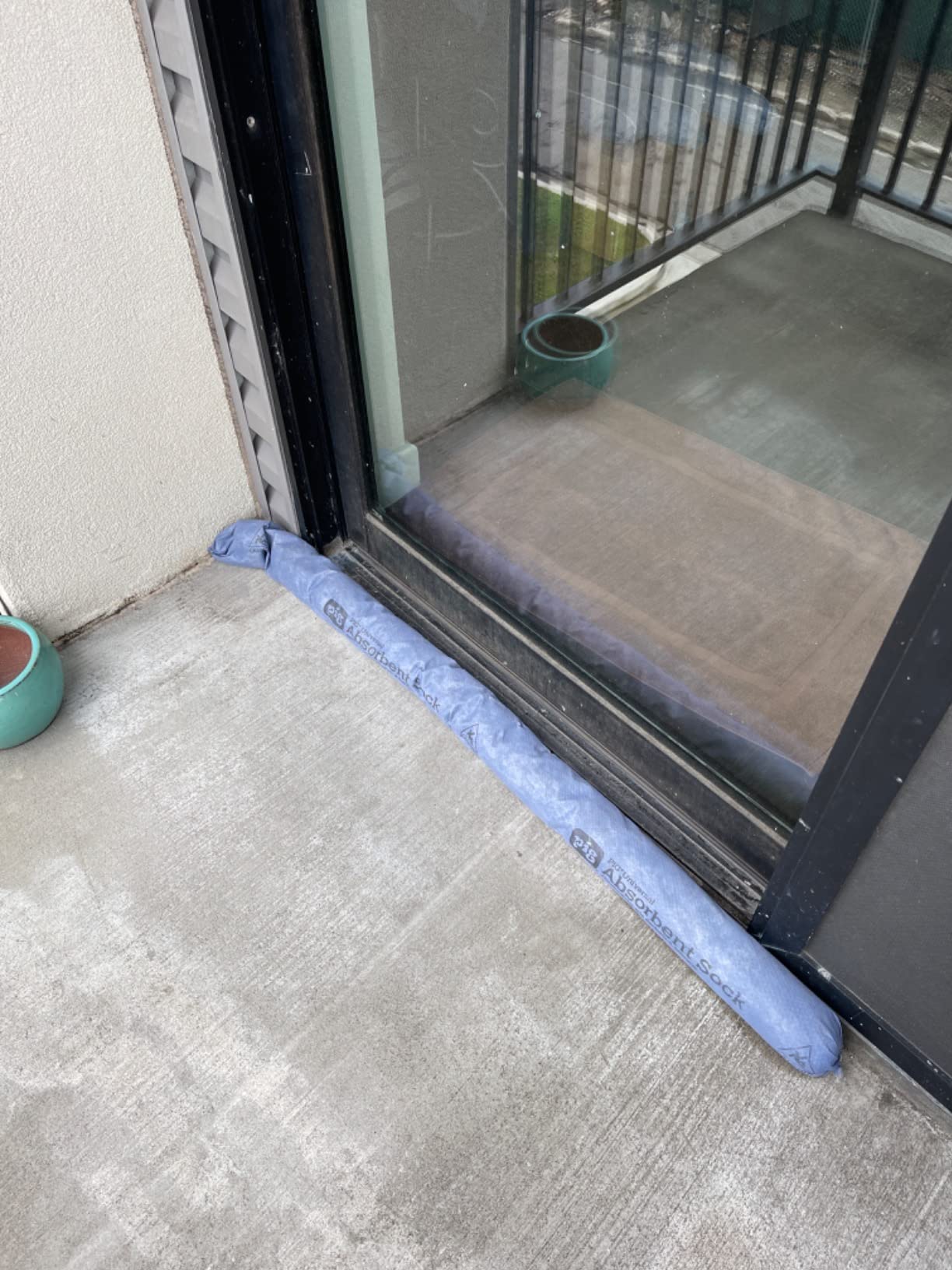 Water Absorbing Kit | Absorbs up to 5 Gallons per kit | Blue | PM50490 (New Pig) customer photo 2