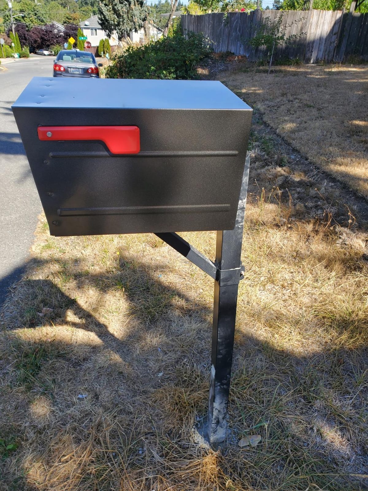 Architectural Mailboxes Oasis Eclipse Locking Post Mount Mailbox, Pewter, USPS Approved customer photo 2