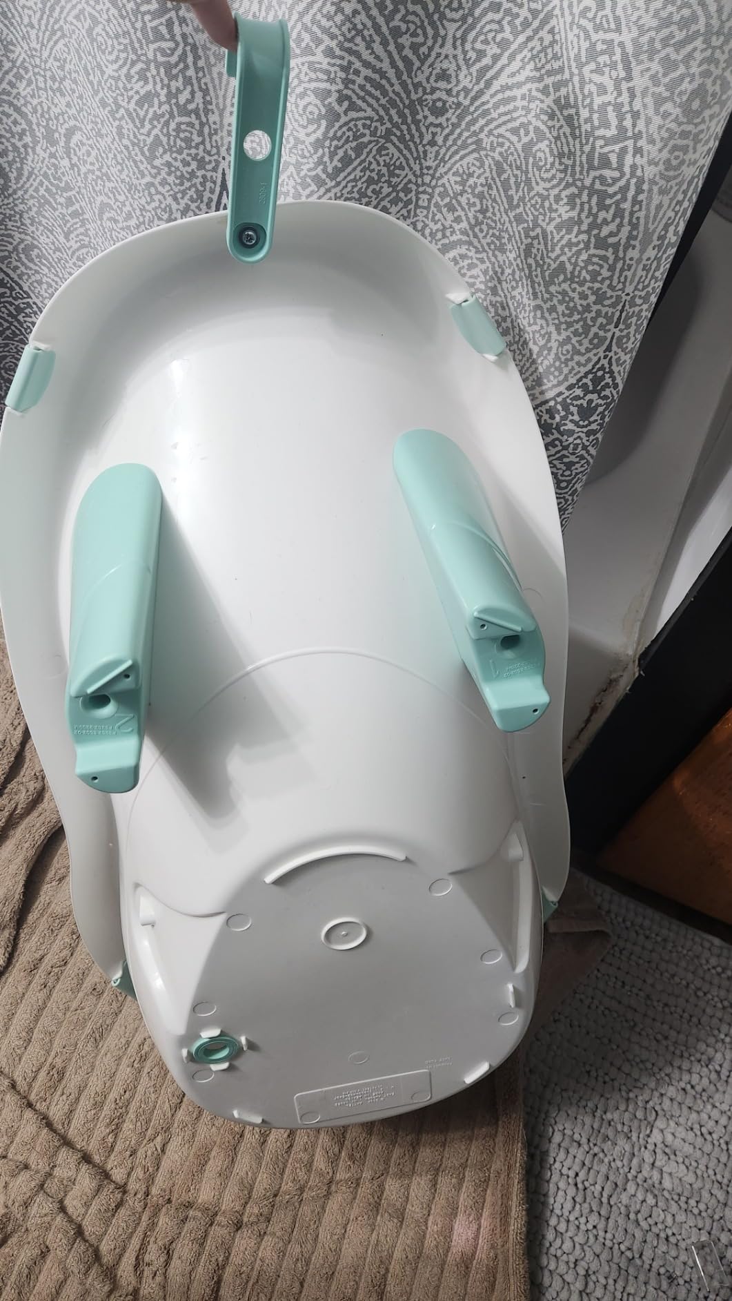 Fisher-Price Baby to Toddler Bath 4-in-1 Sling 'n Seat Tub with Removable Infant Support and 2 Toys, Climbing Leaves customer photo 2