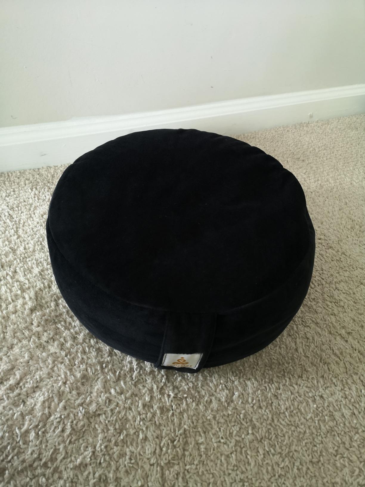 Round Velvet Meditation Pillow D=13