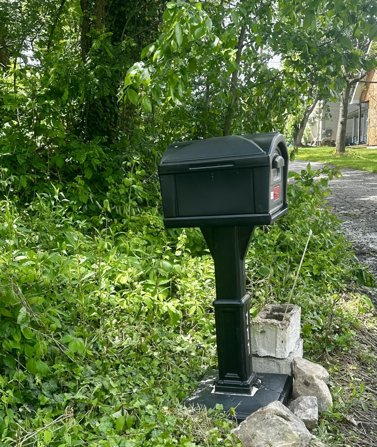 Simplay3 American Home 42002R-04 Dig-Free Easy Up Classic Mailbox - Black customer photo 2