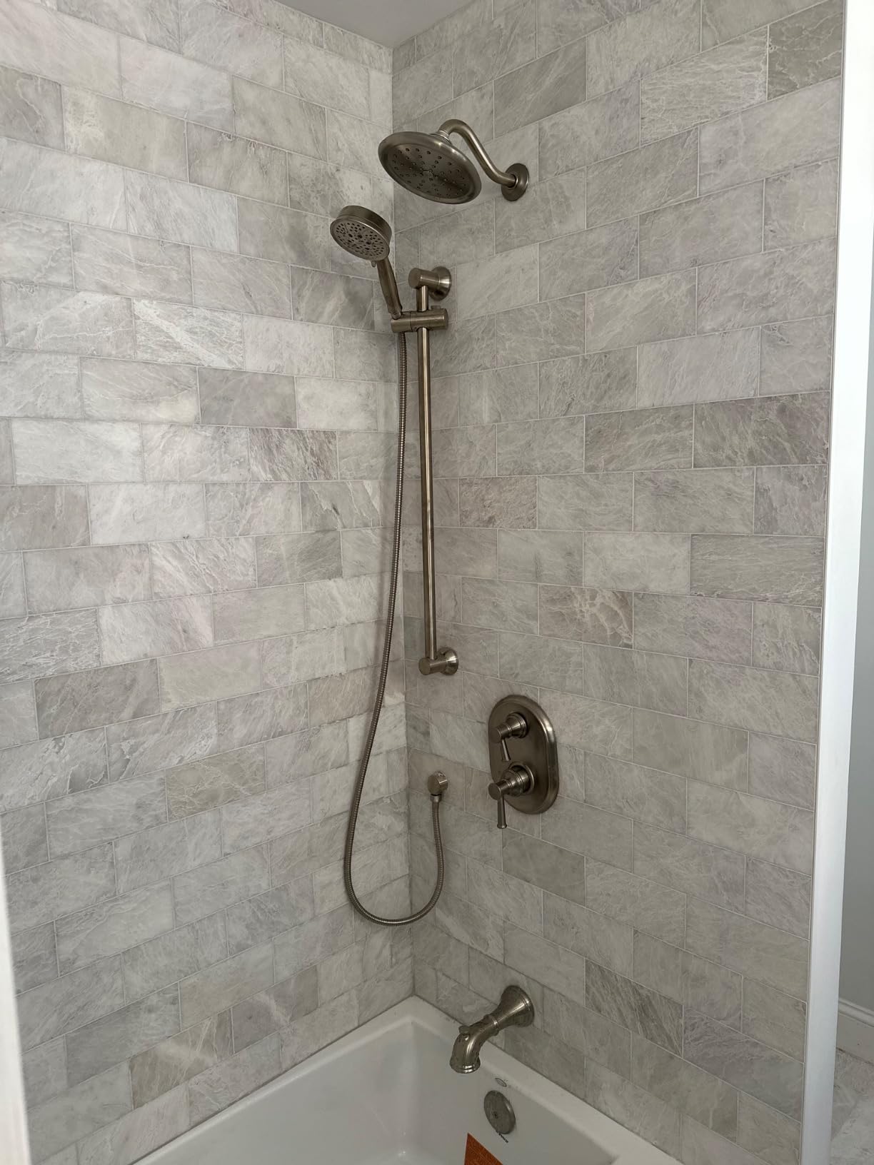 KOHLER K-26109-RA-0 Entity 60-Inch x 30-Inch Alcove Bath with Integral apron, integral flange and right hand drain, White customer photo 1